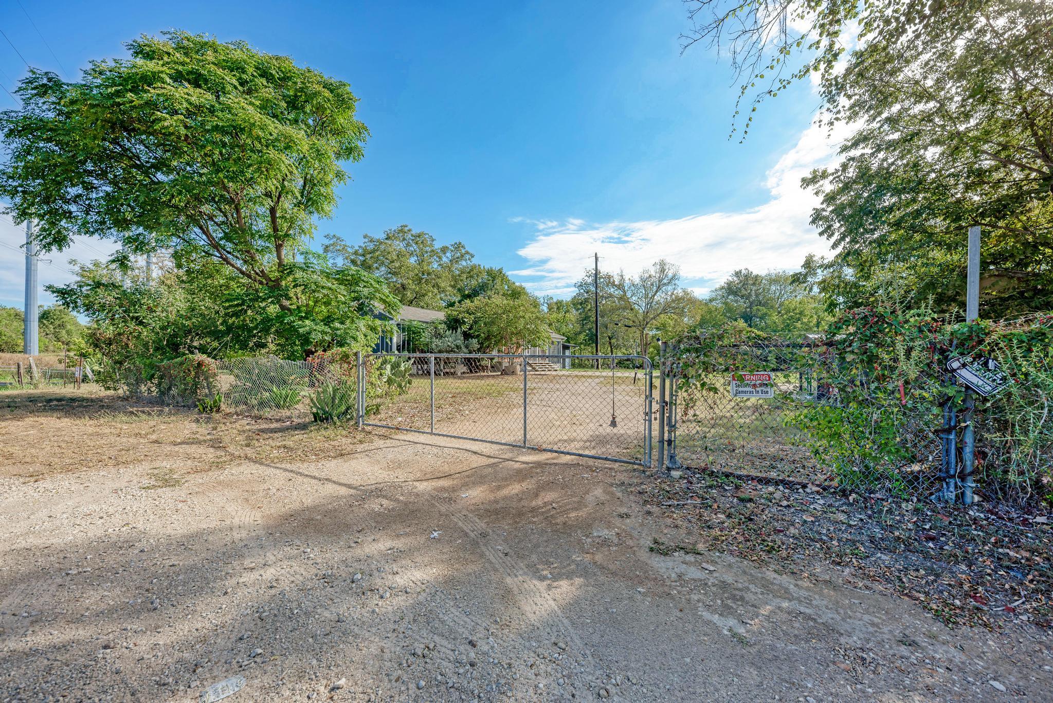 2785 N Main St, Bastrop, TX 78602