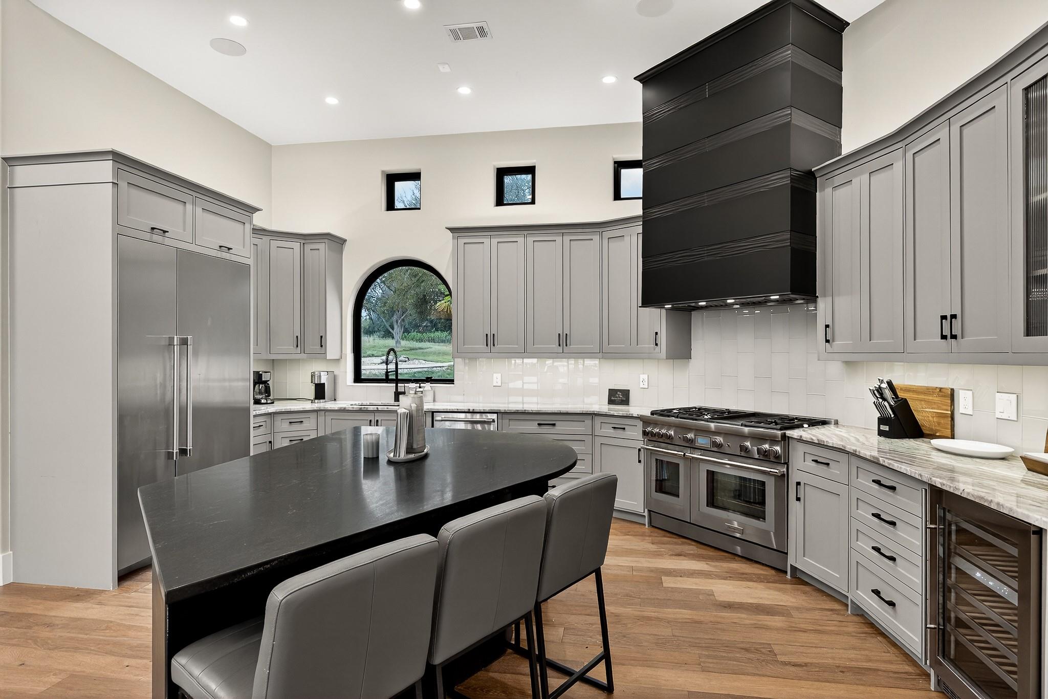 901 Sun Ray, Horseshoe Bay, TX 78657