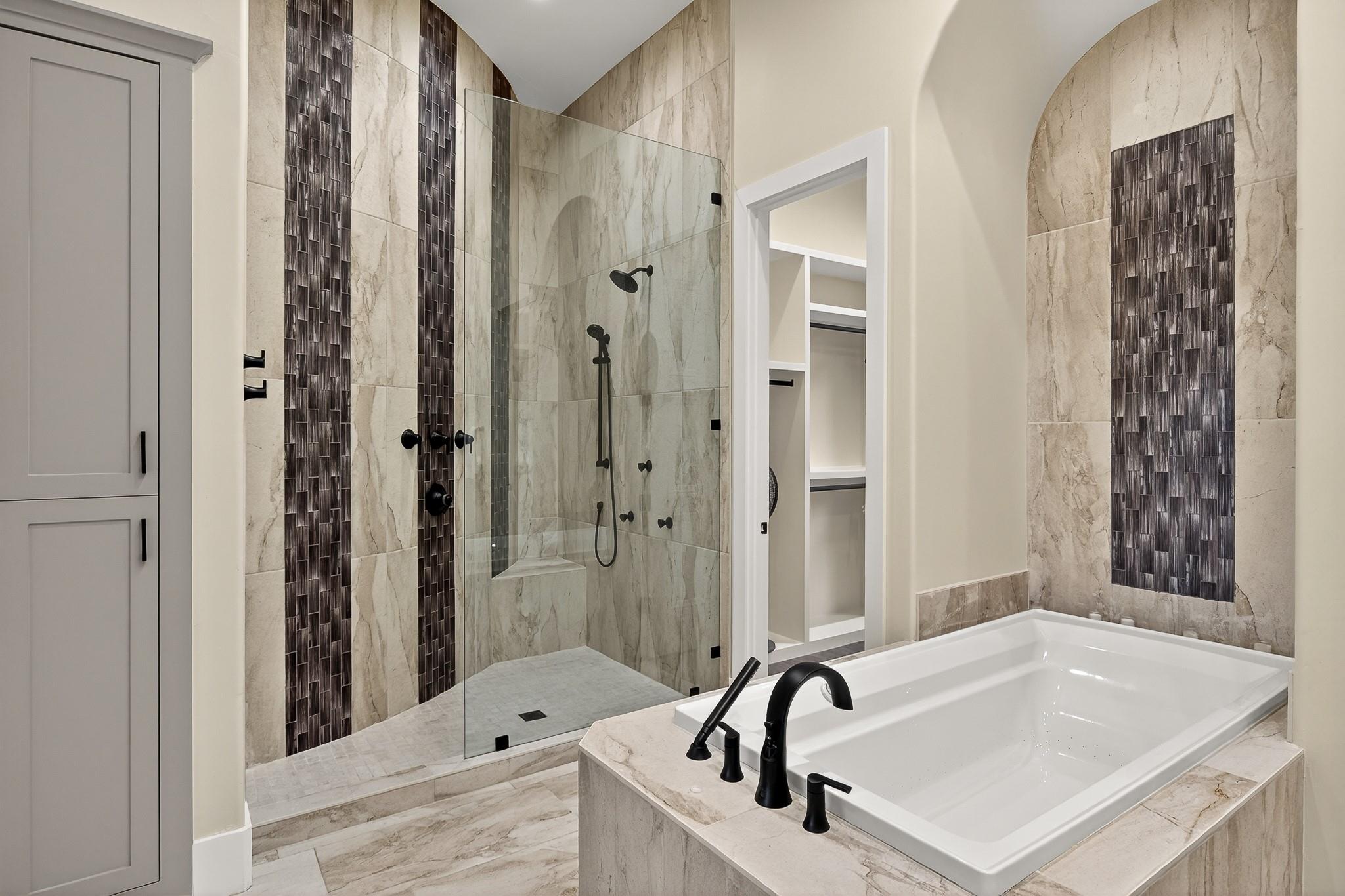 901 Sun Ray, Horseshoe Bay, TX 78657