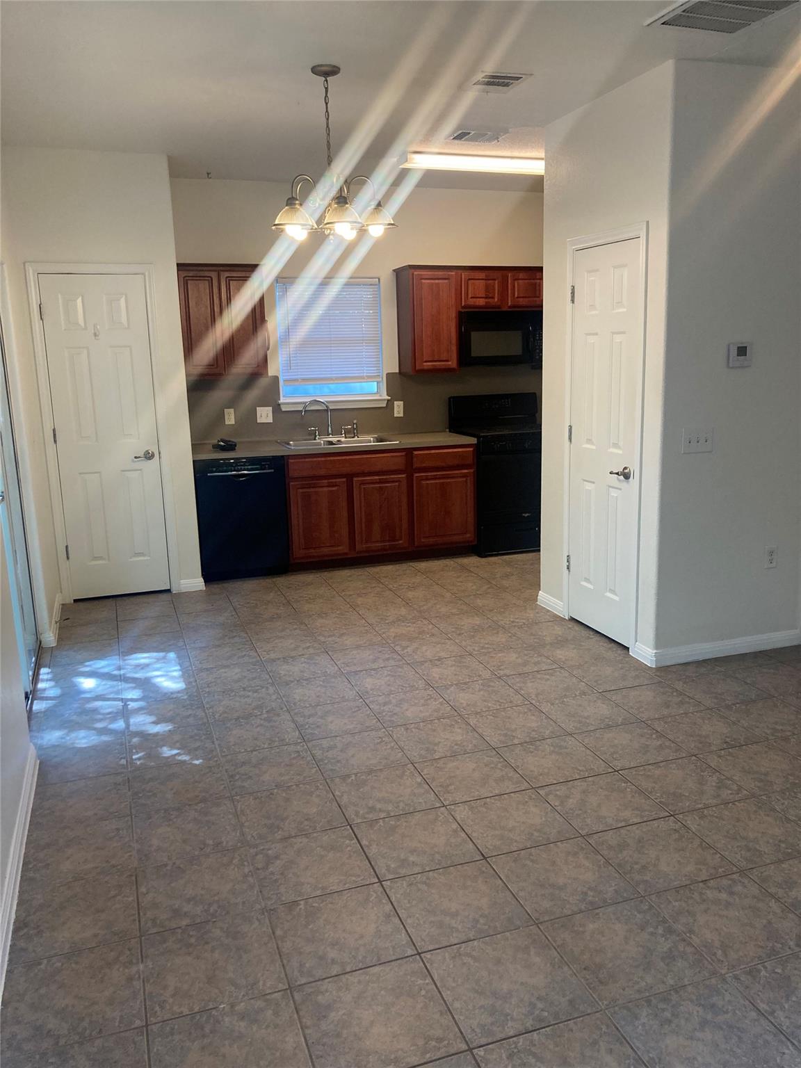 2911 E 13th St # B, Austin, TX 78702