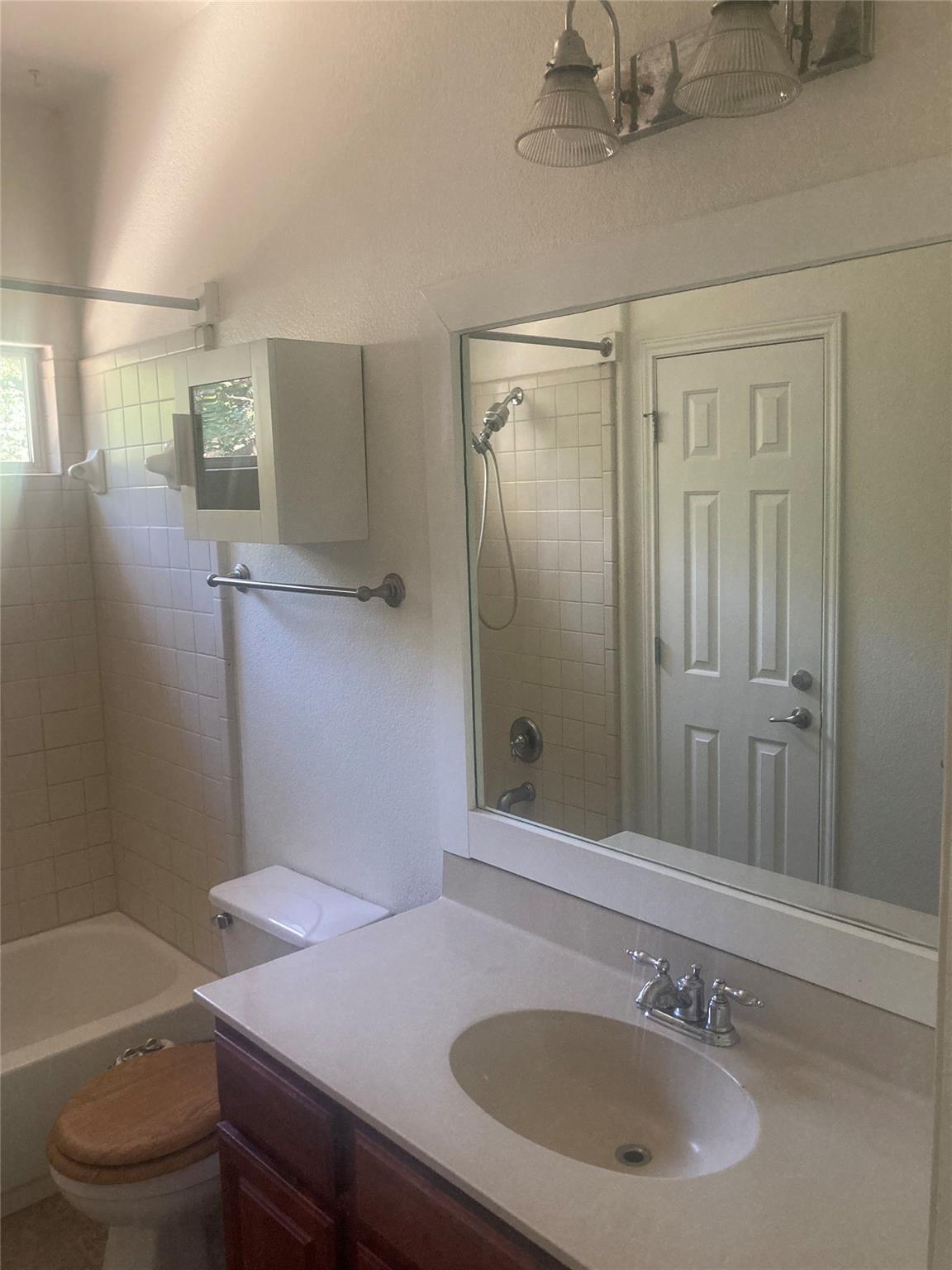 2911 E 13th St # B, Austin, TX 78702