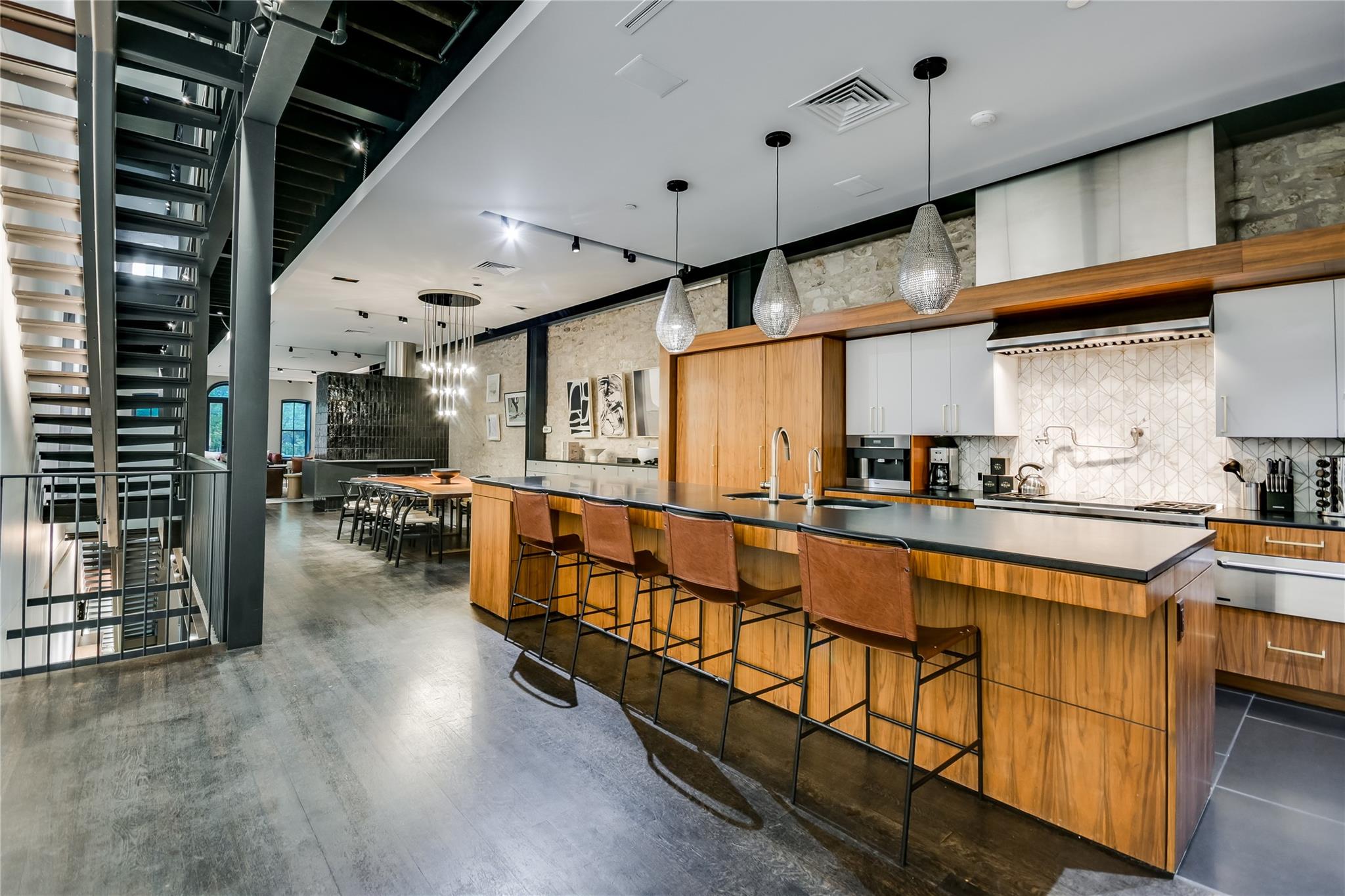 811 Congress Ave, Austin, TX 78701