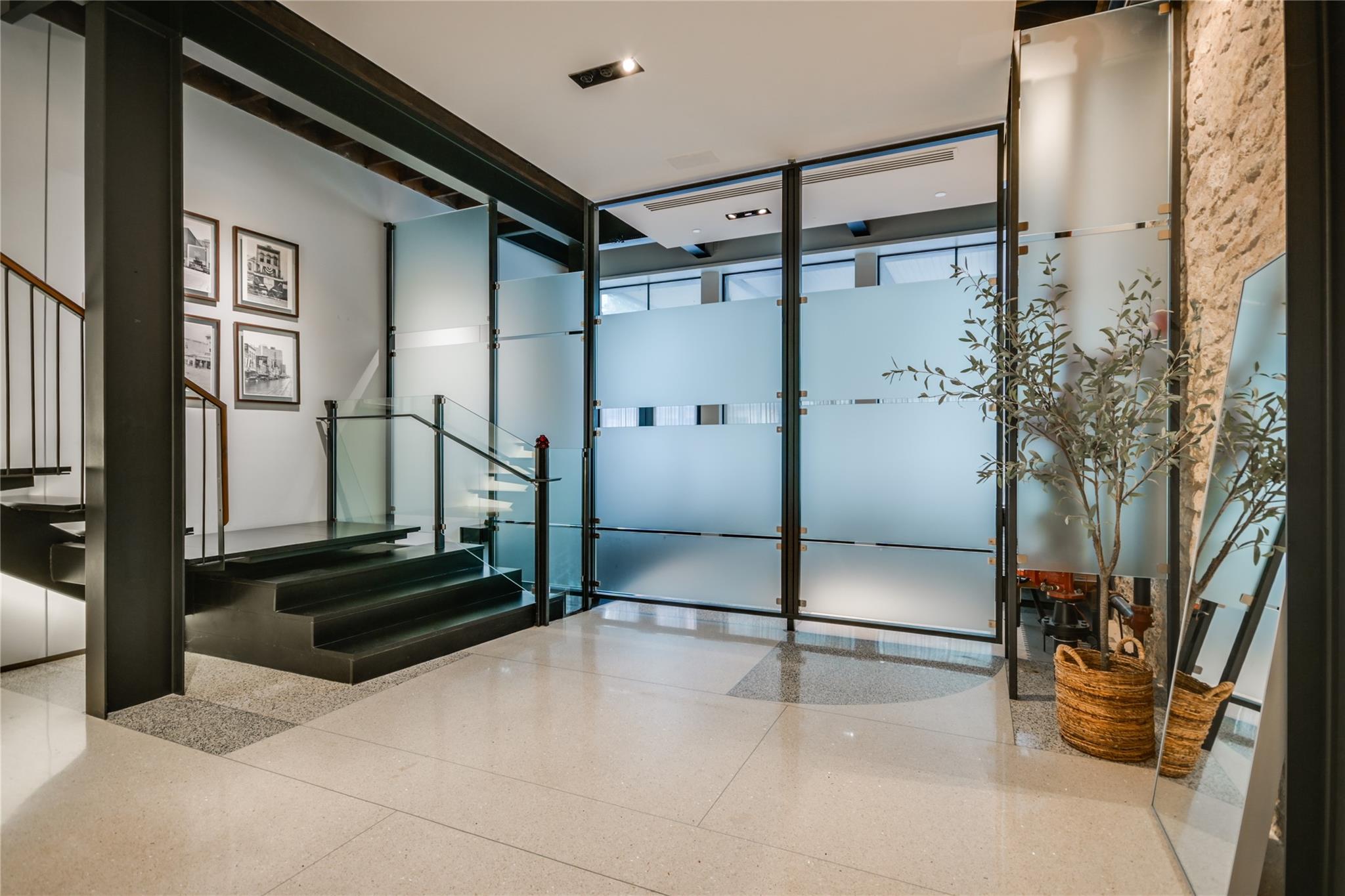 811 Congress Ave, Austin, TX 78701