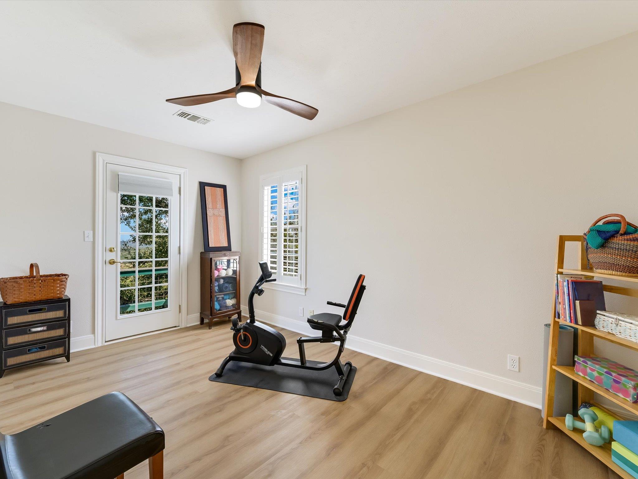 20 Meridian Dr, Wimberley, TX 78676