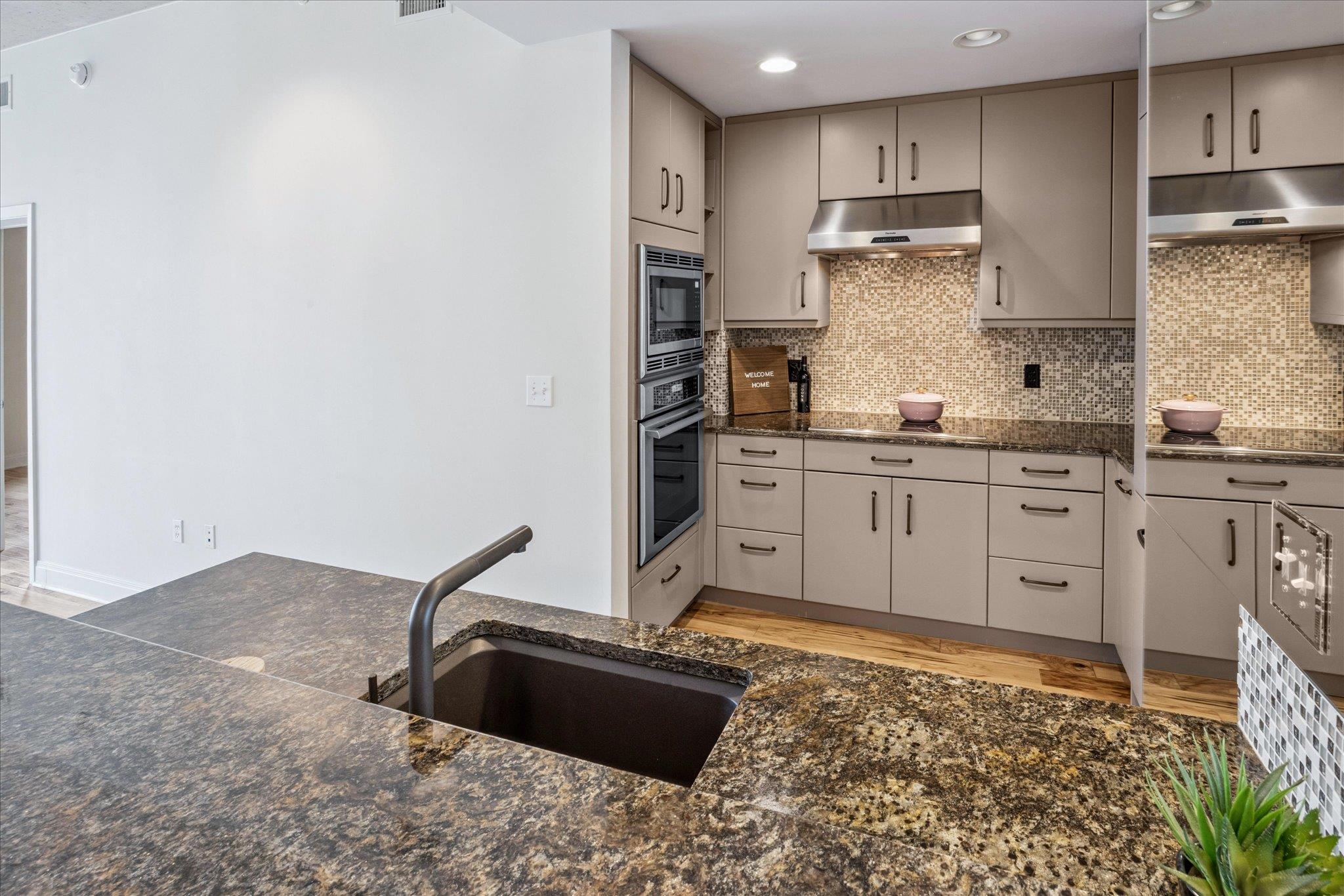 360 Nueces St # 1411, Austin, TX 78701