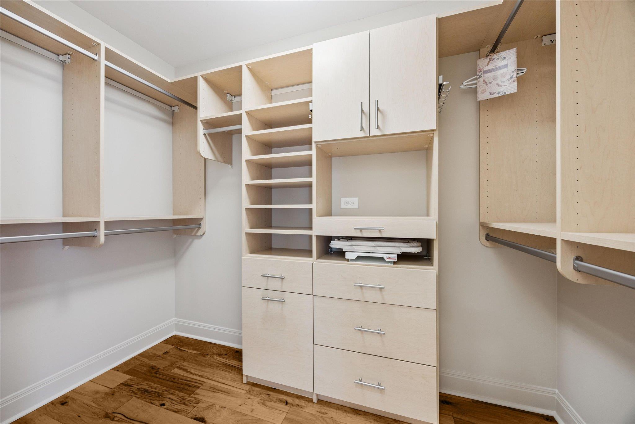 360 Nueces St # 1411, Austin, TX 78701