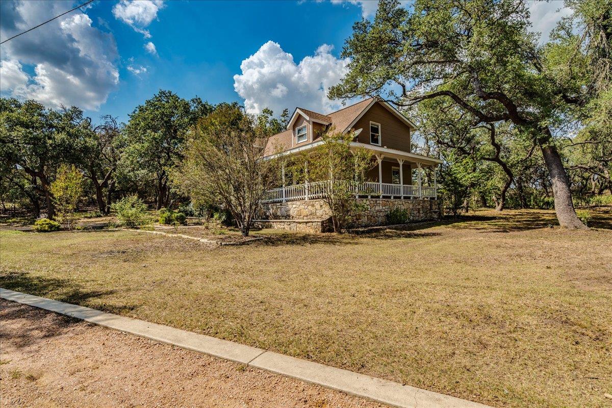 251 Oak Grove Dr, Dripping Springs, TX 78620