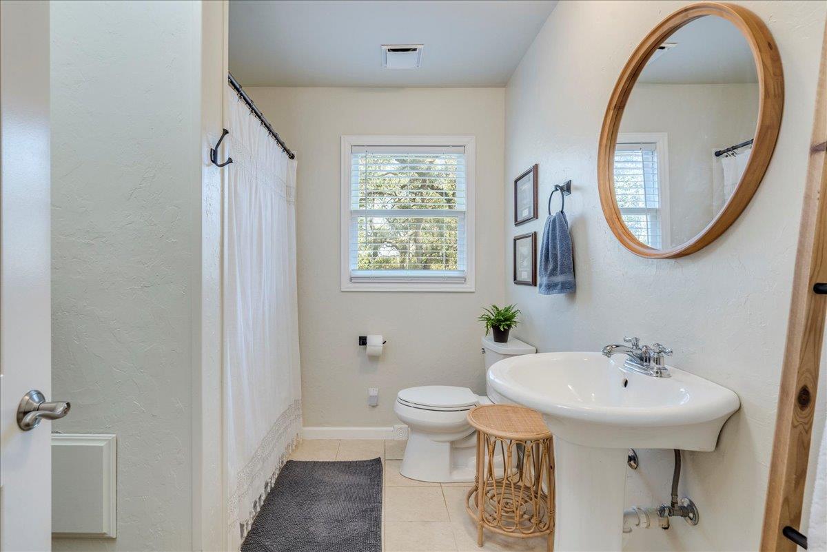 251 Oak Grove Dr, Dripping Springs, TX 78620