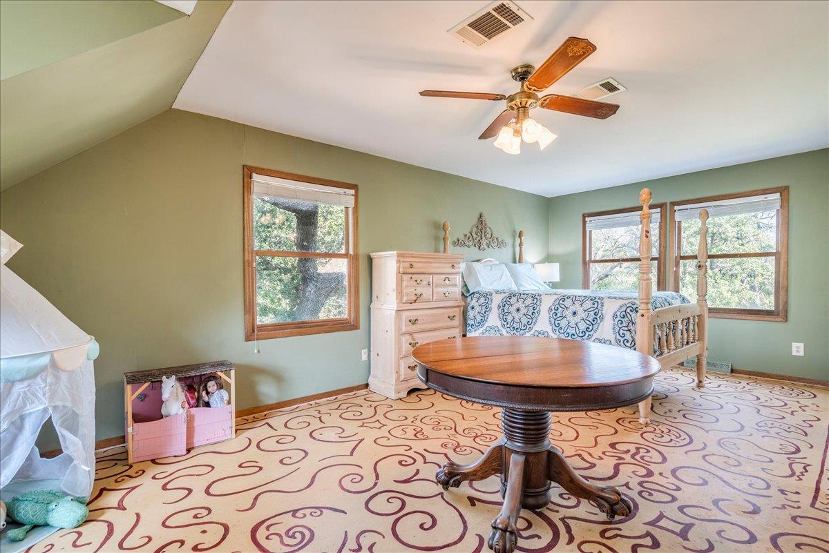 251 Oak Grove Dr, Dripping Springs, TX 78620