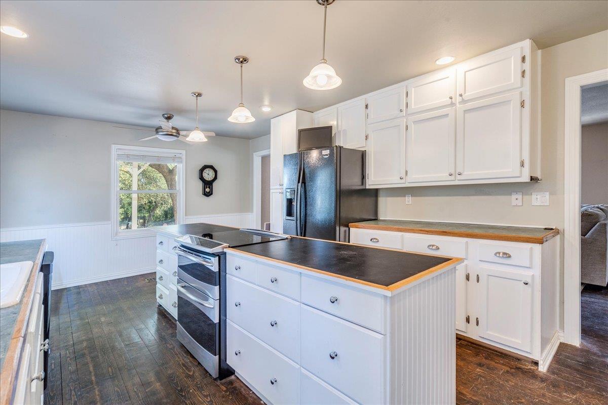 251 Oak Grove Dr, Dripping Springs, TX 78620