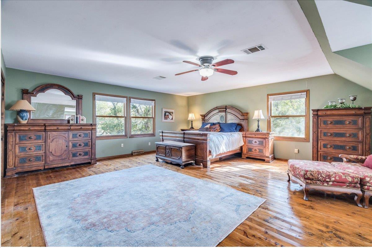 251 Oak Grove Dr, Dripping Springs, TX 78620