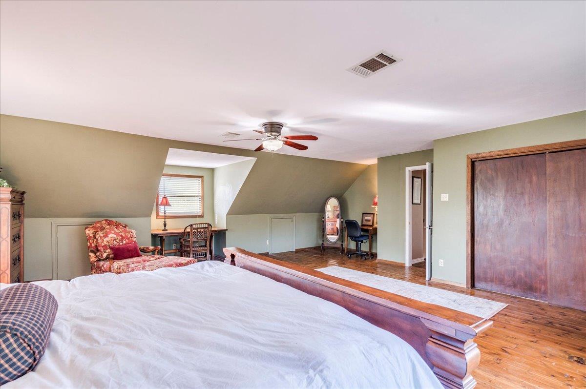 251 Oak Grove Dr, Dripping Springs, TX 78620