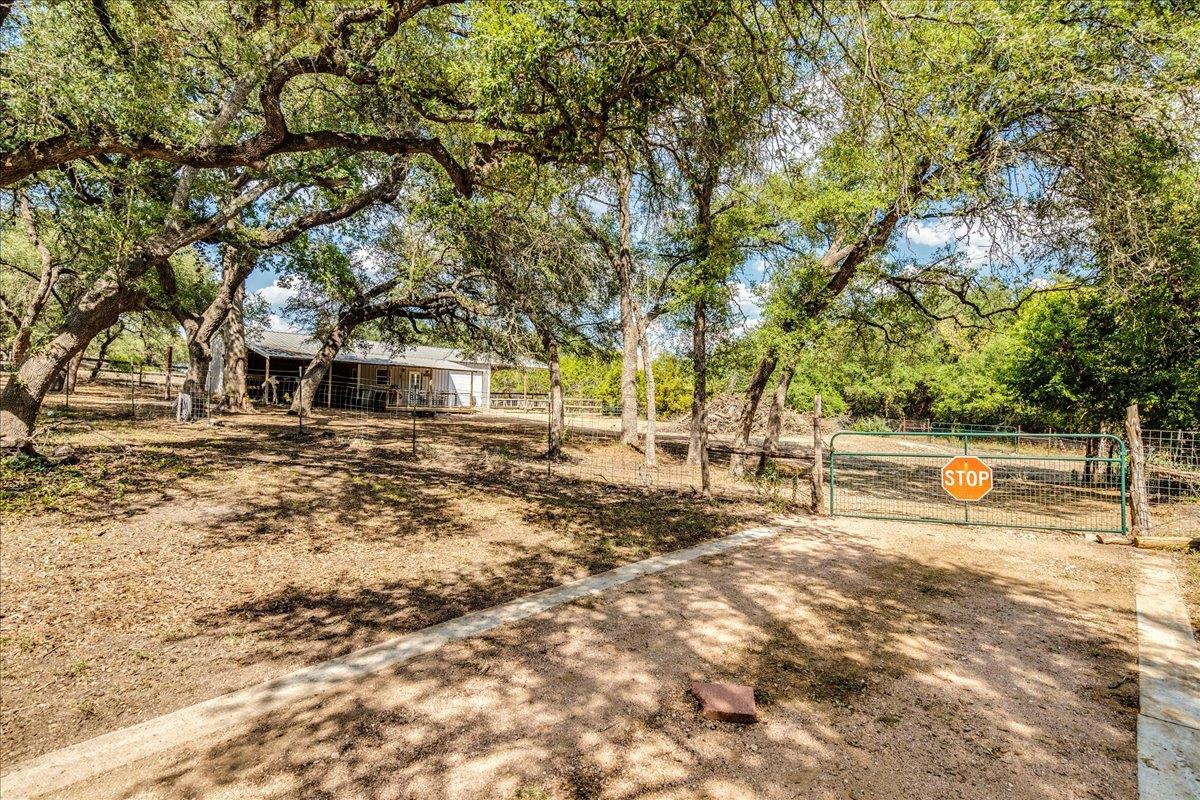 251 Oak Grove Dr, Dripping Springs, TX 78620