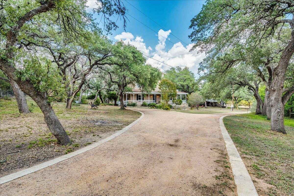 251 Oak Grove Dr, Dripping Springs, TX 78620