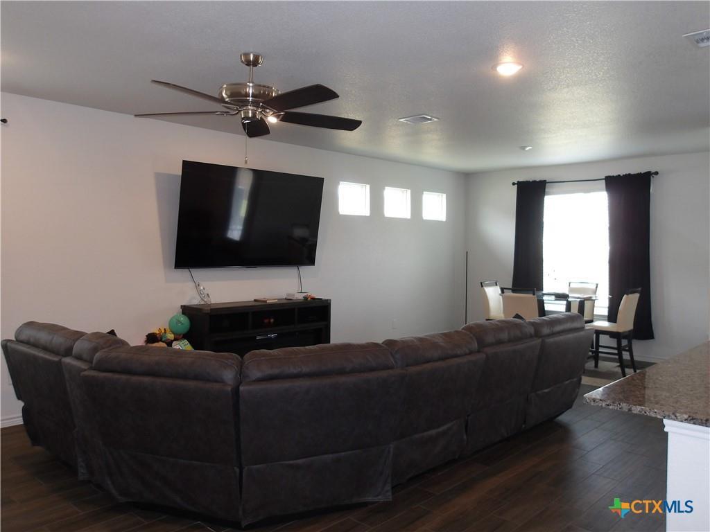 714 Freedom Cir, Nolanville, TX 76559