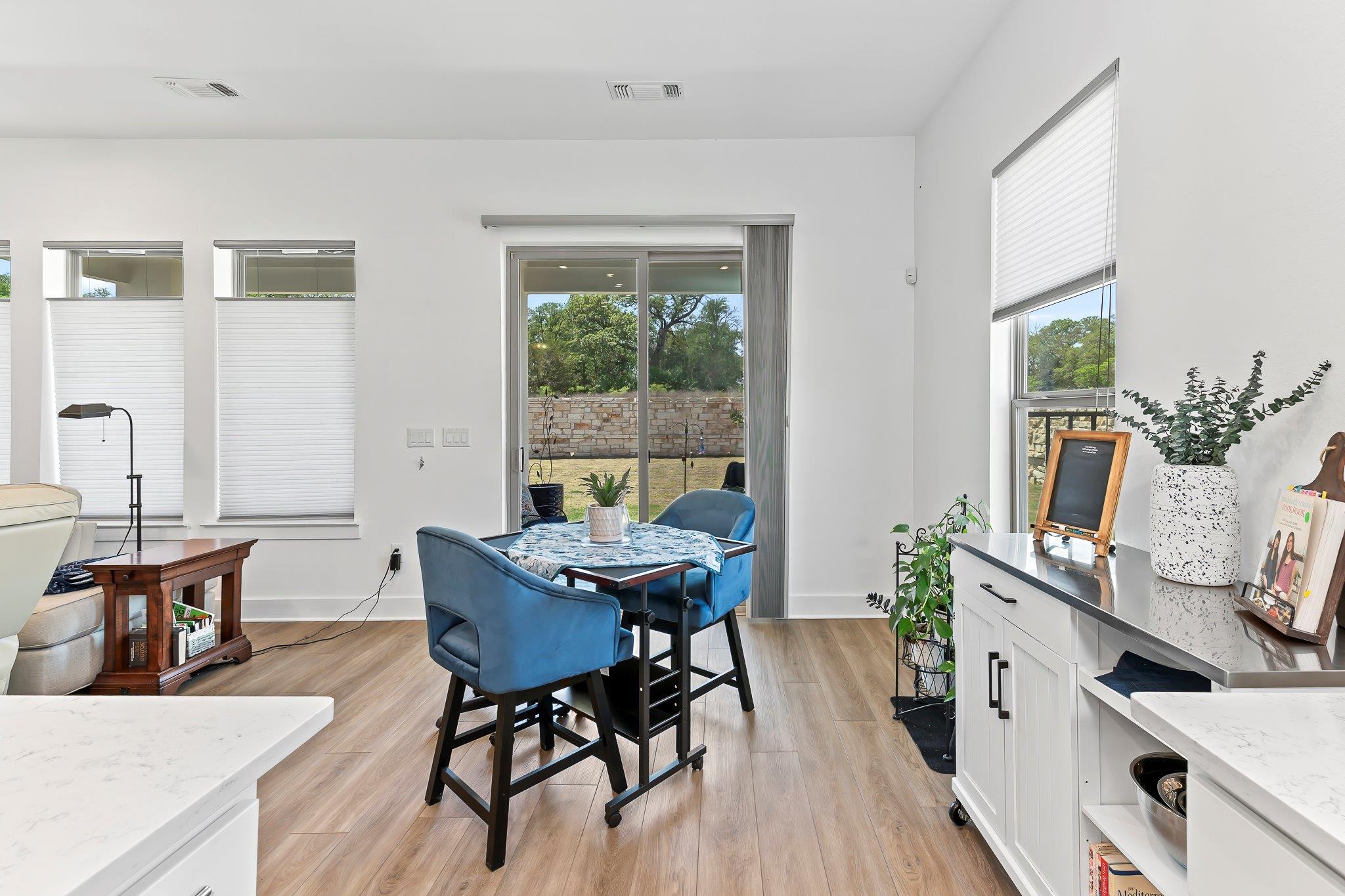 523 Hallwood Dr, Liberty Hill, TX 78642