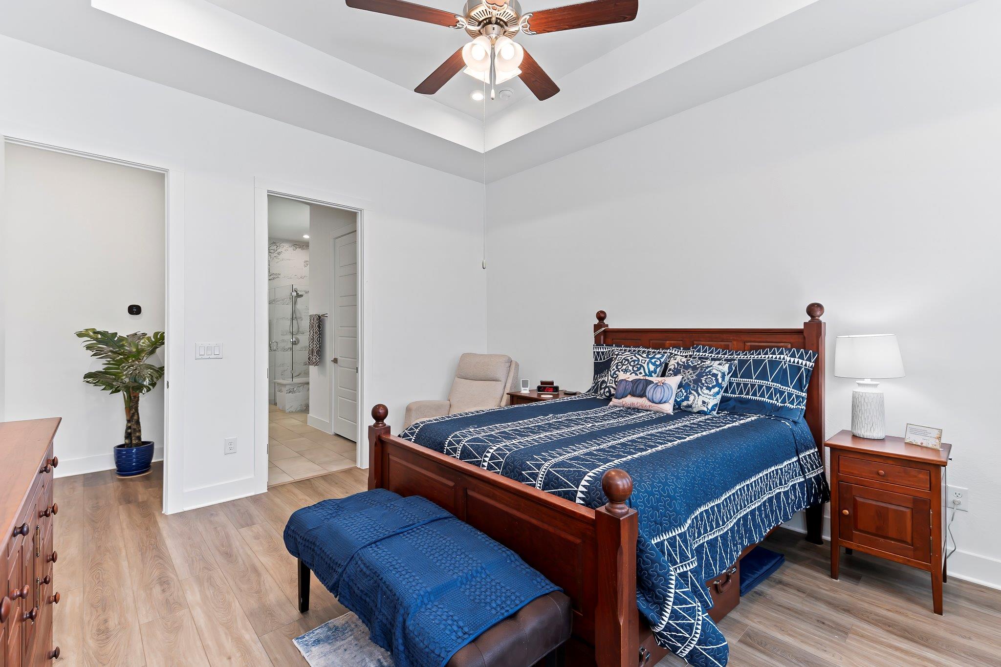 523 Hallwood Dr, Liberty Hill, TX 78642