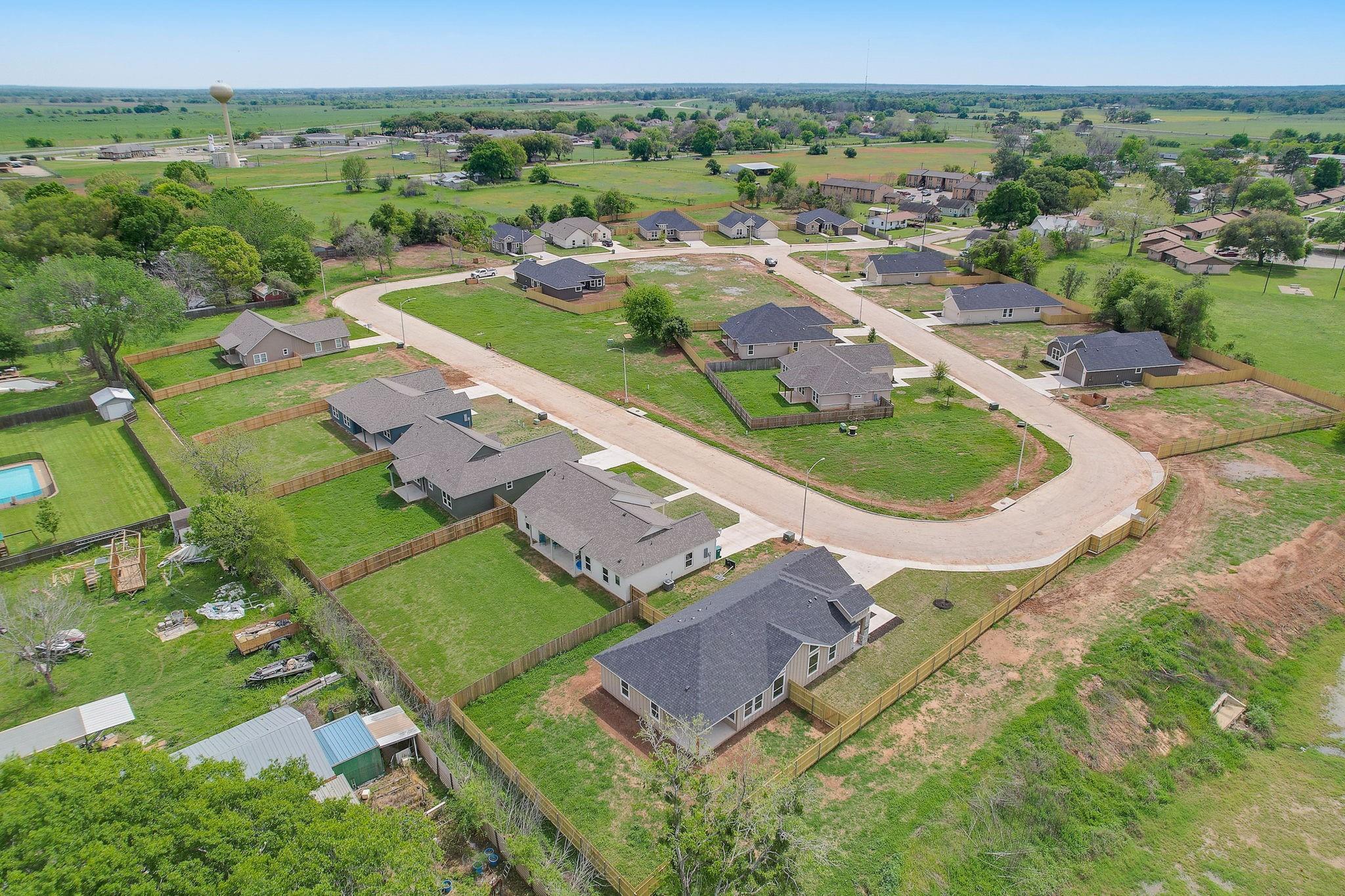117 Callie St, Smithville, TX 78957