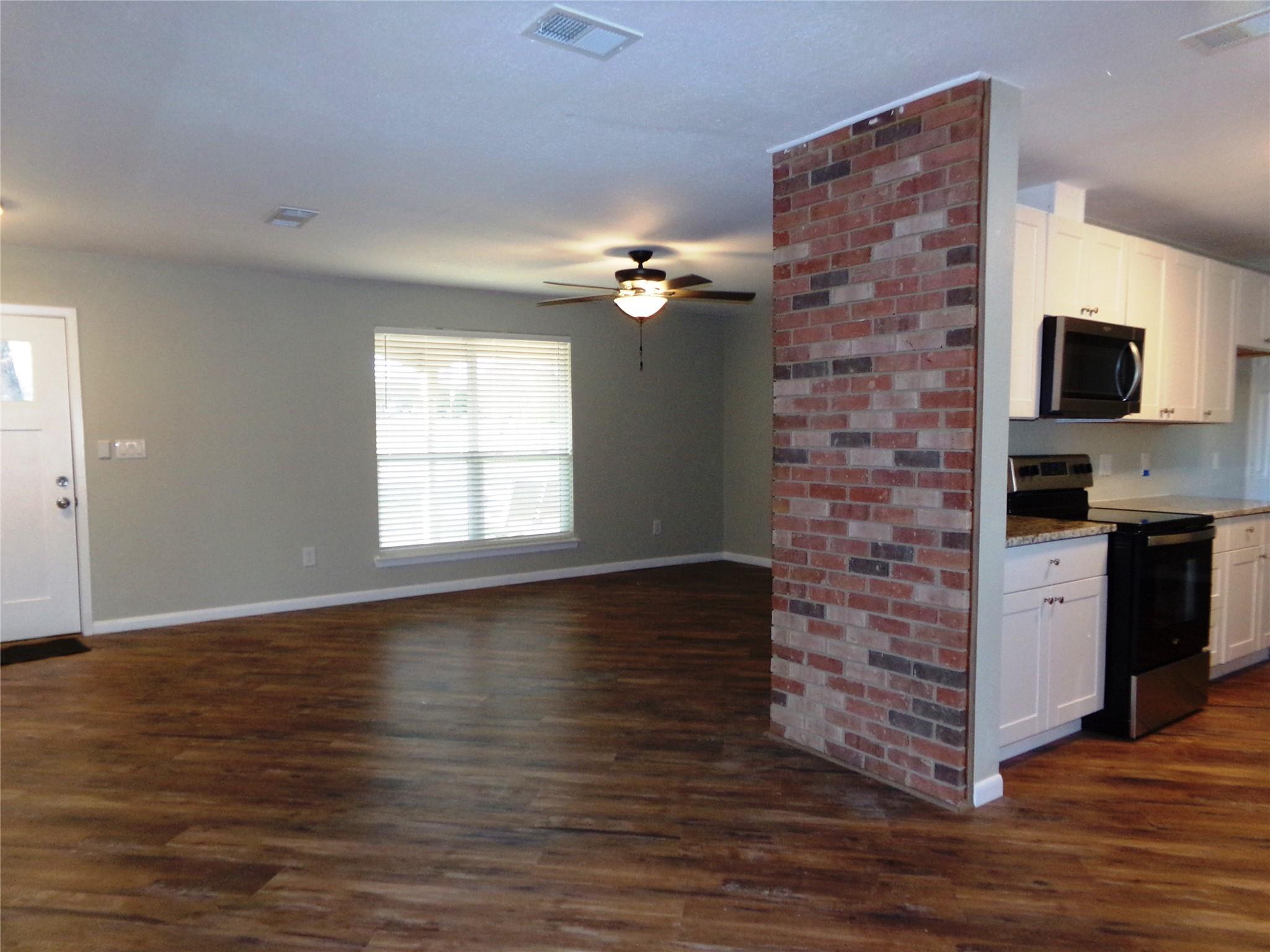 139 Fm 696, Elgin, TX 78621