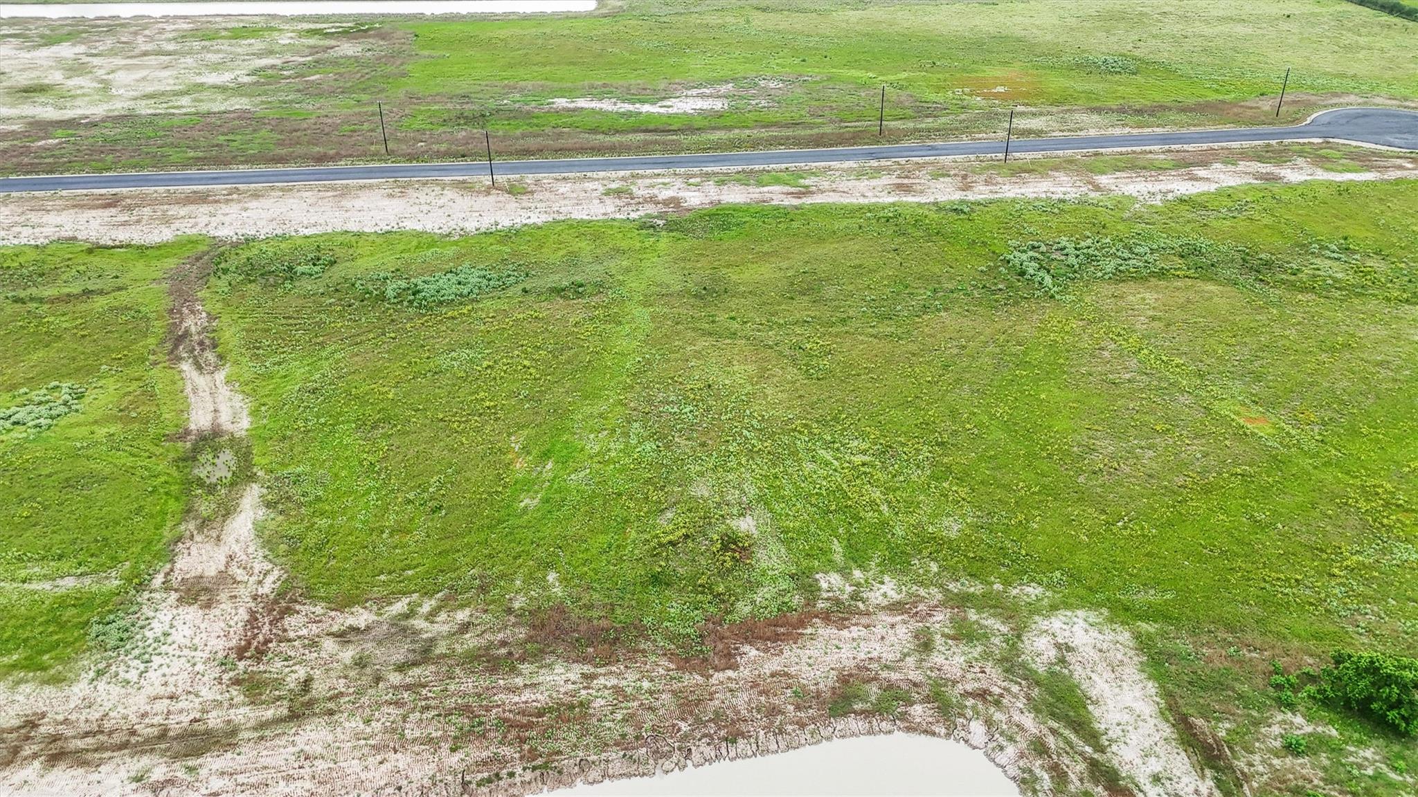 1304 Saddleback Dr, Bellville, TX 77418