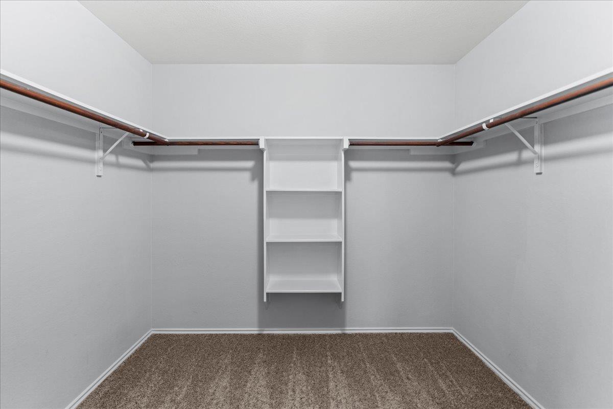 18420 Cloudmore Ln, Elgin, TX 78621