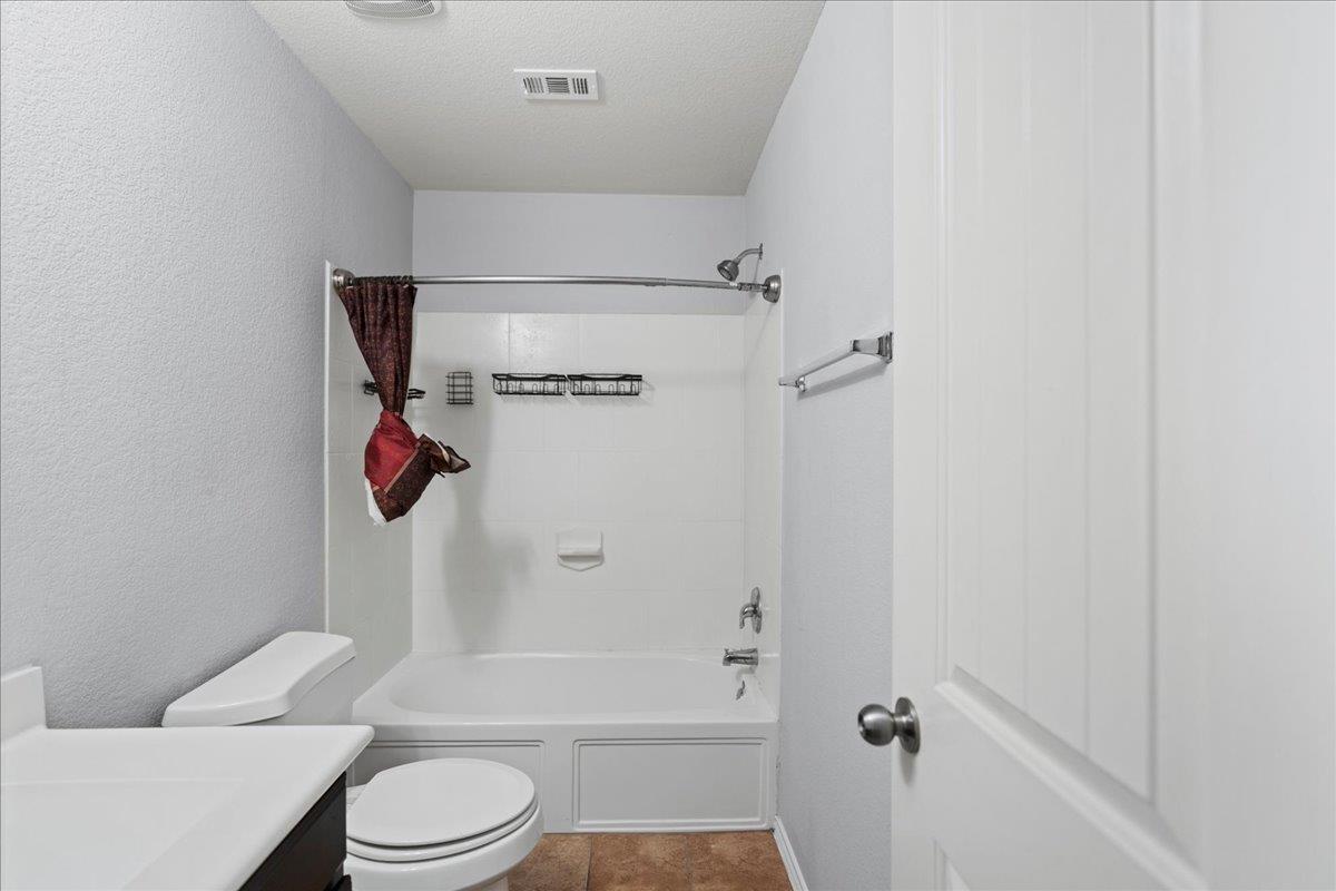 18420 Cloudmore Ln, Elgin, TX 78621