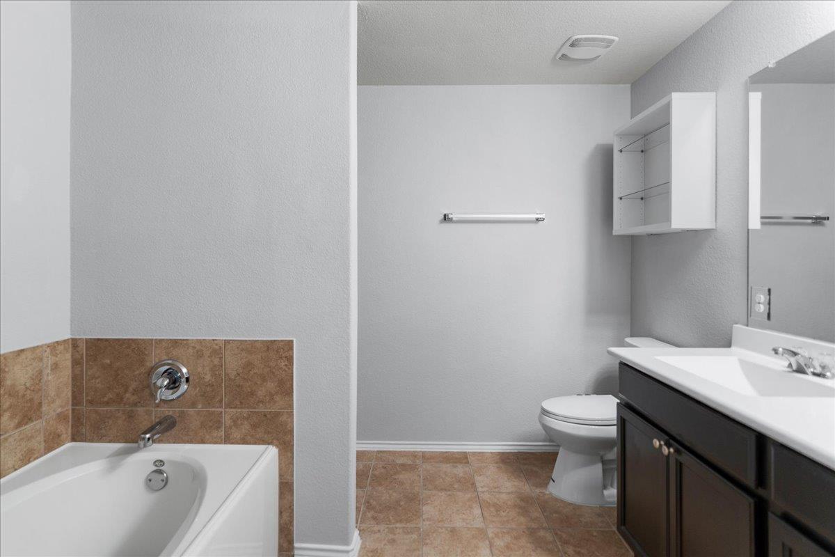 18420 Cloudmore Ln, Elgin, TX 78621