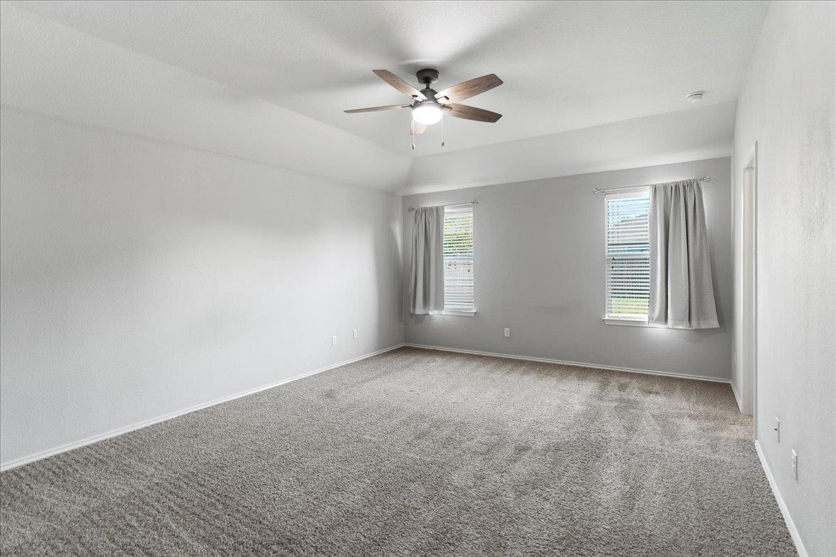 18420 Cloudmore Ln, Elgin, TX 78621