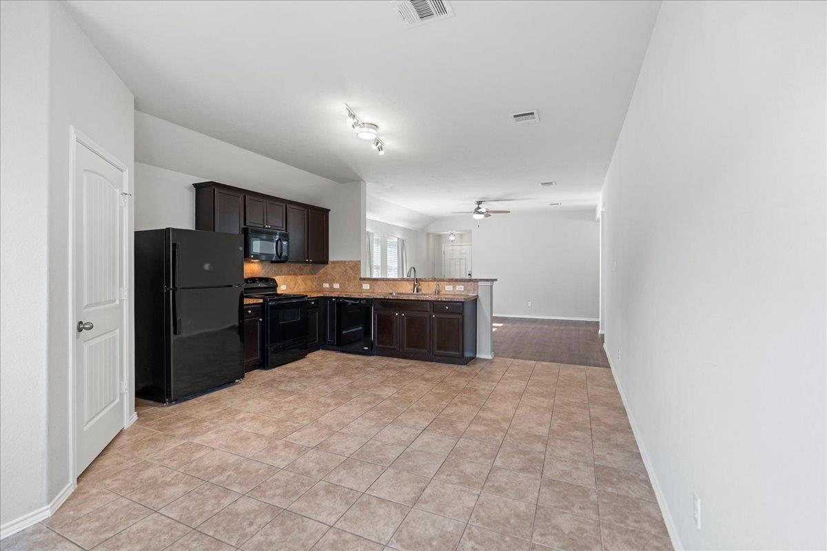 18420 Cloudmore Ln, Elgin, TX 78621