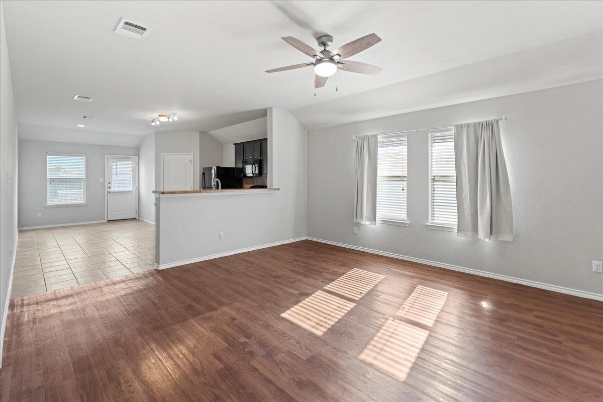 18420 Cloudmore Ln, Elgin, TX 78621