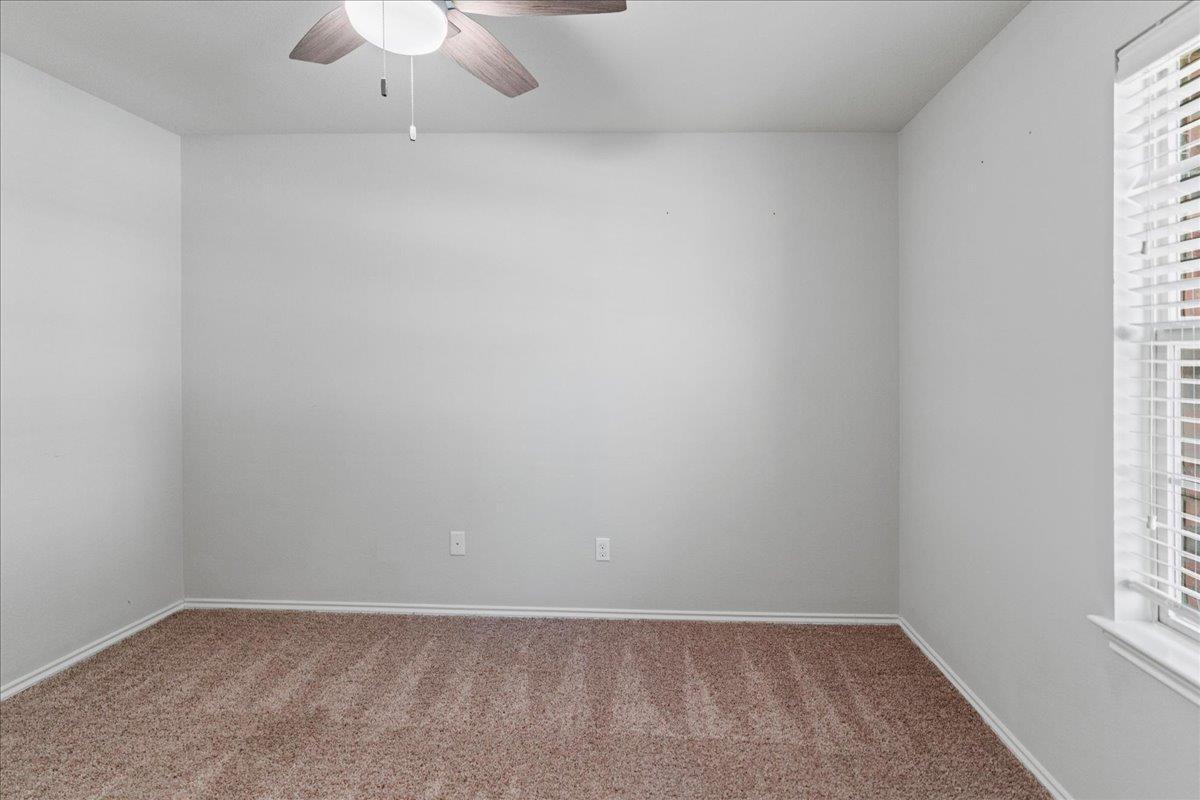 18420 Cloudmore Ln, Elgin, TX 78621