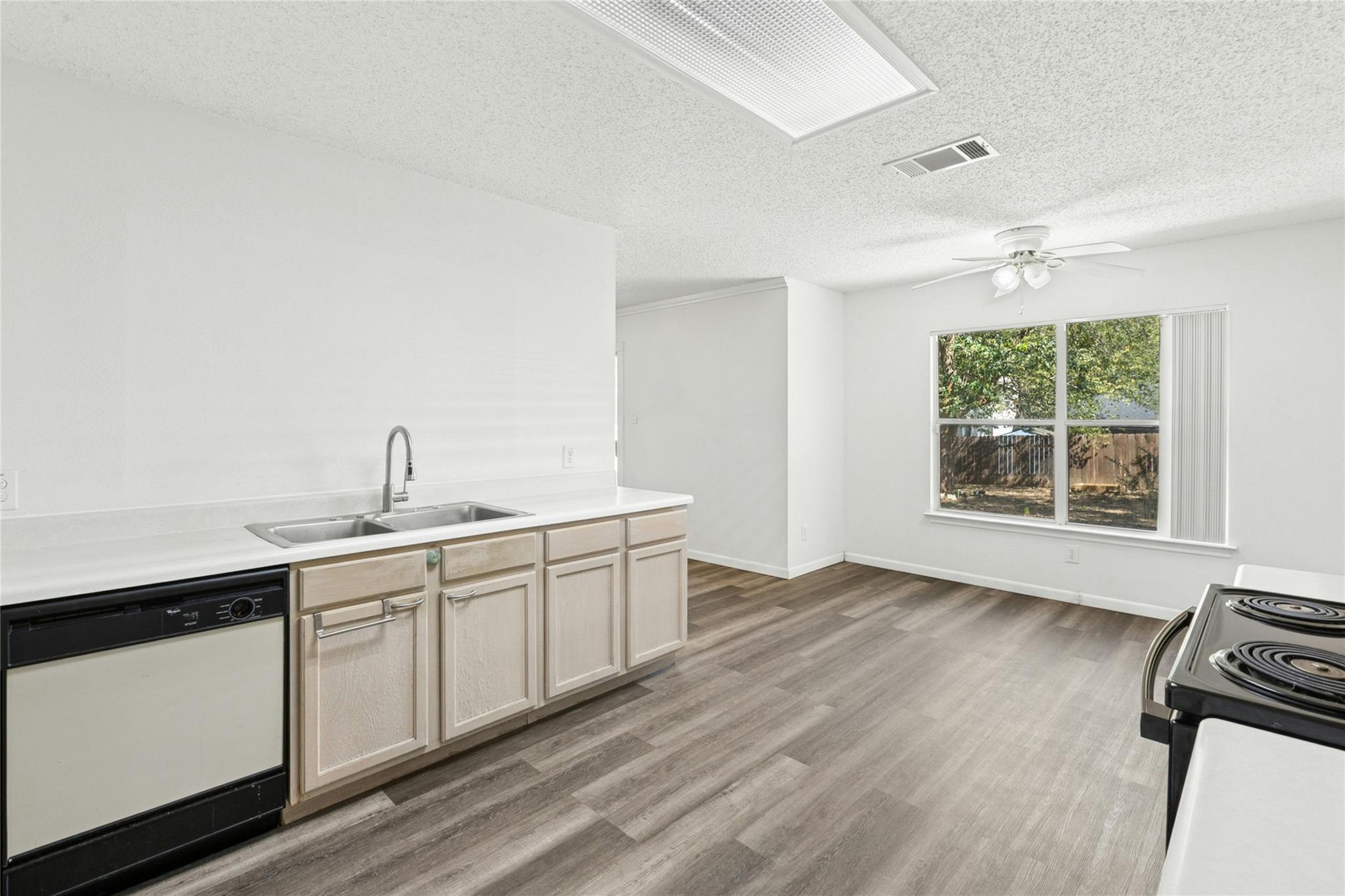 1614 Alazan Cv, Round Rock, TX 78664