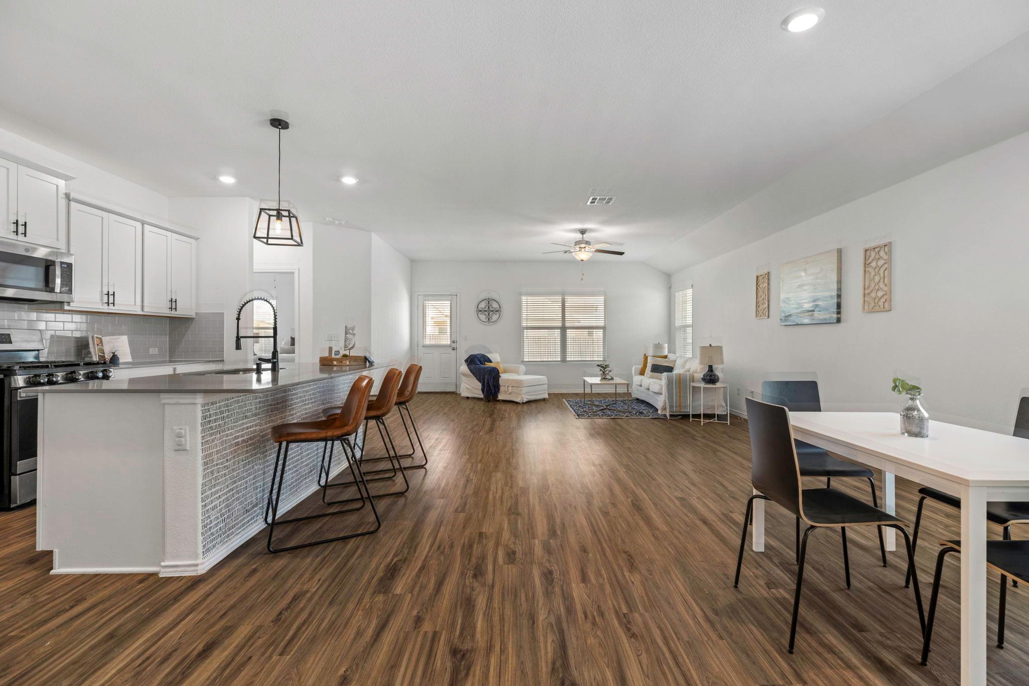 222 Escondido Cir, San Marcos, TX 78666