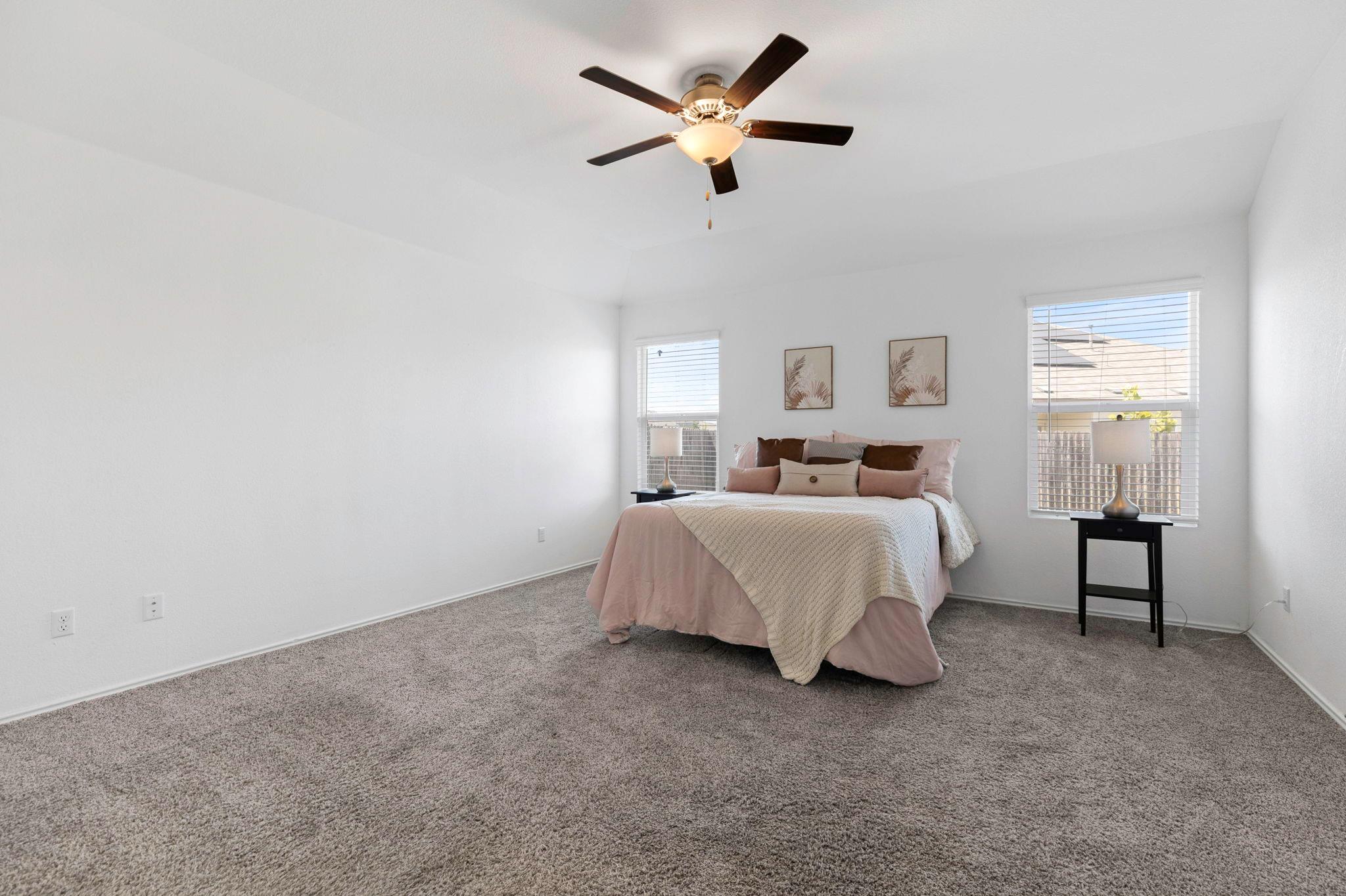 222 Escondido Cir, San Marcos, TX 78666