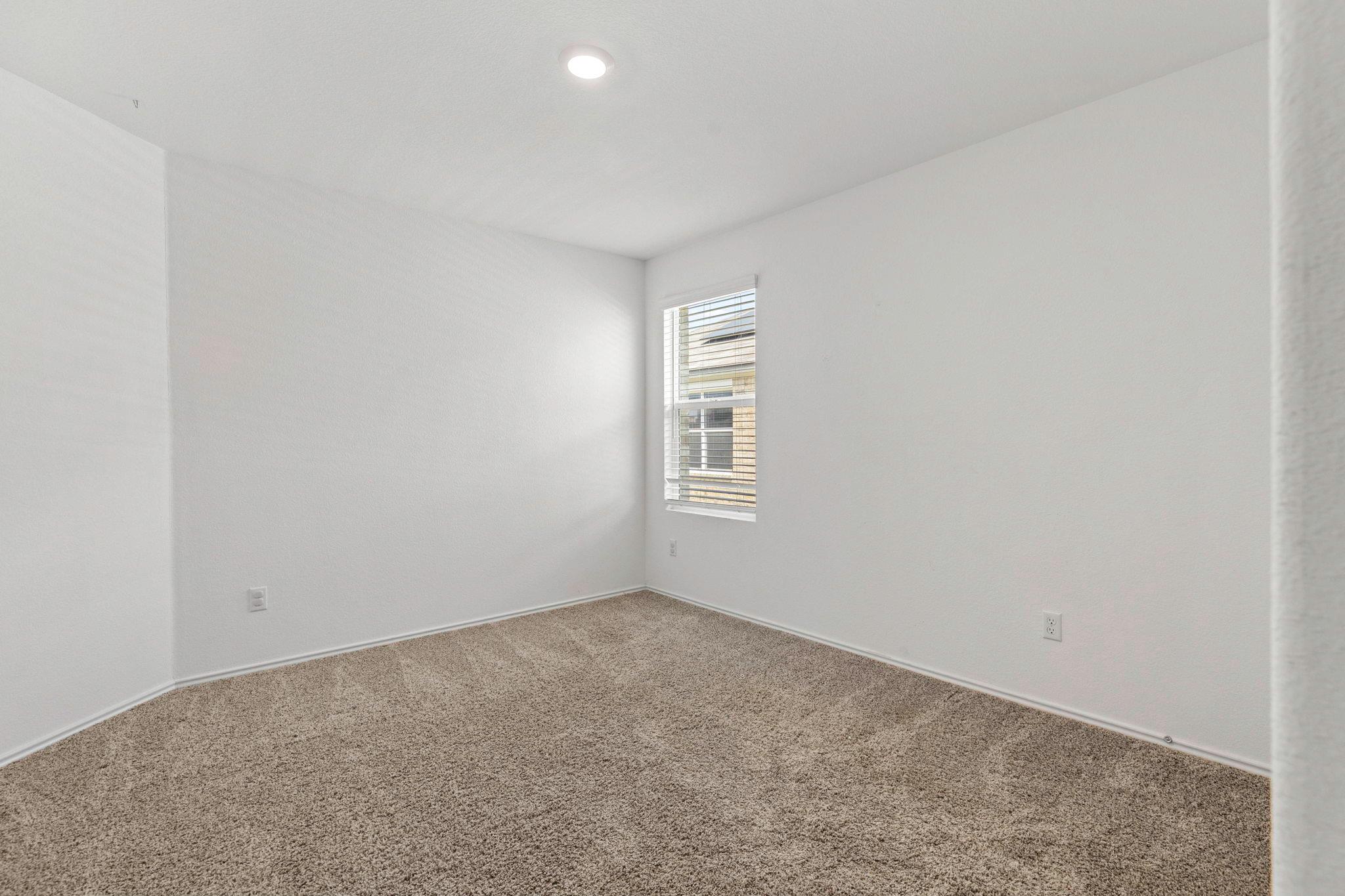 222 Escondido Cir, San Marcos, TX 78666