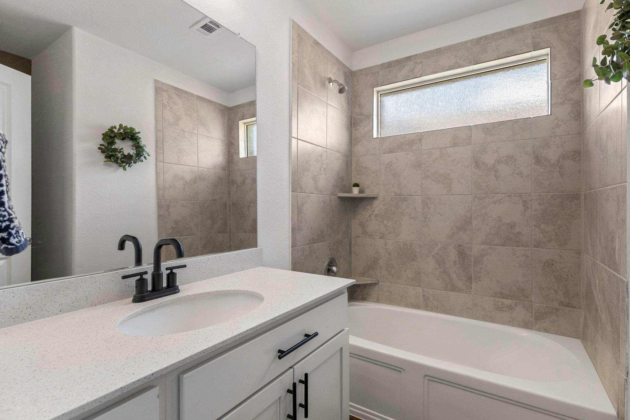 222 Escondido Cir, San Marcos, TX 78666