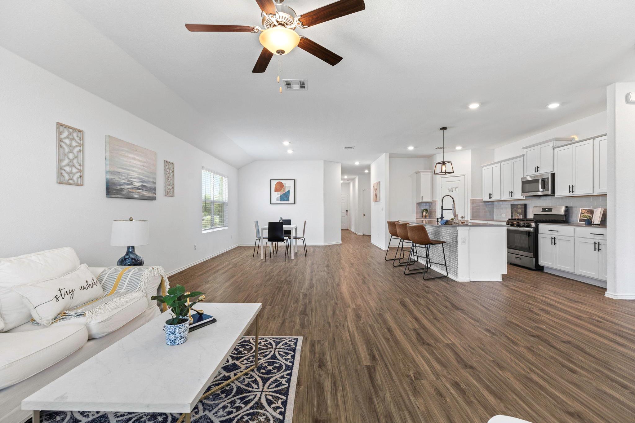 222 Escondido Cir, San Marcos, TX 78666