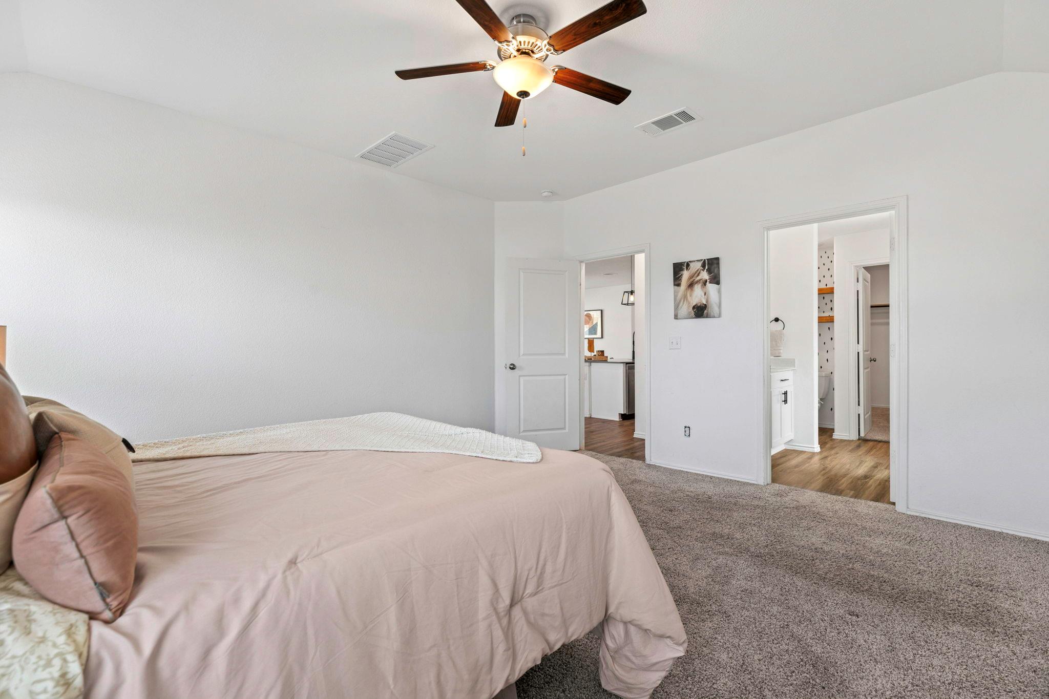 222 Escondido Cir, San Marcos, TX 78666