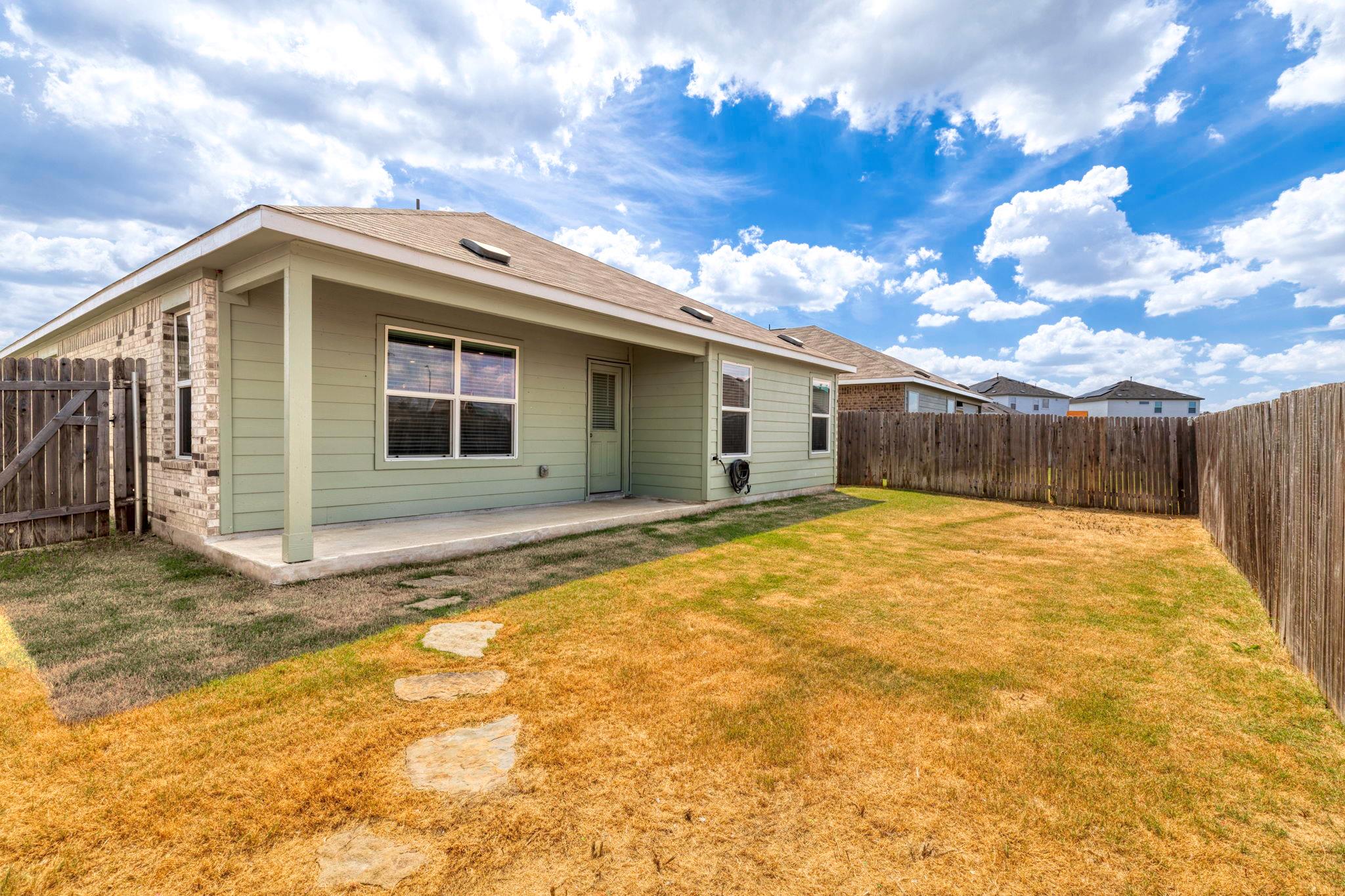 222 Escondido Cir, San Marcos, TX 78666