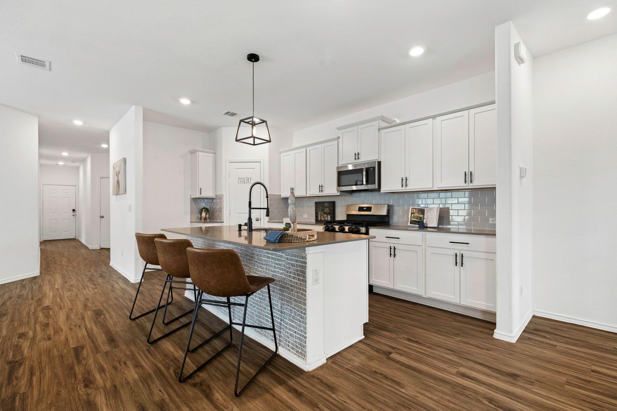 222 Escondido Cir, San Marcos, TX 78666