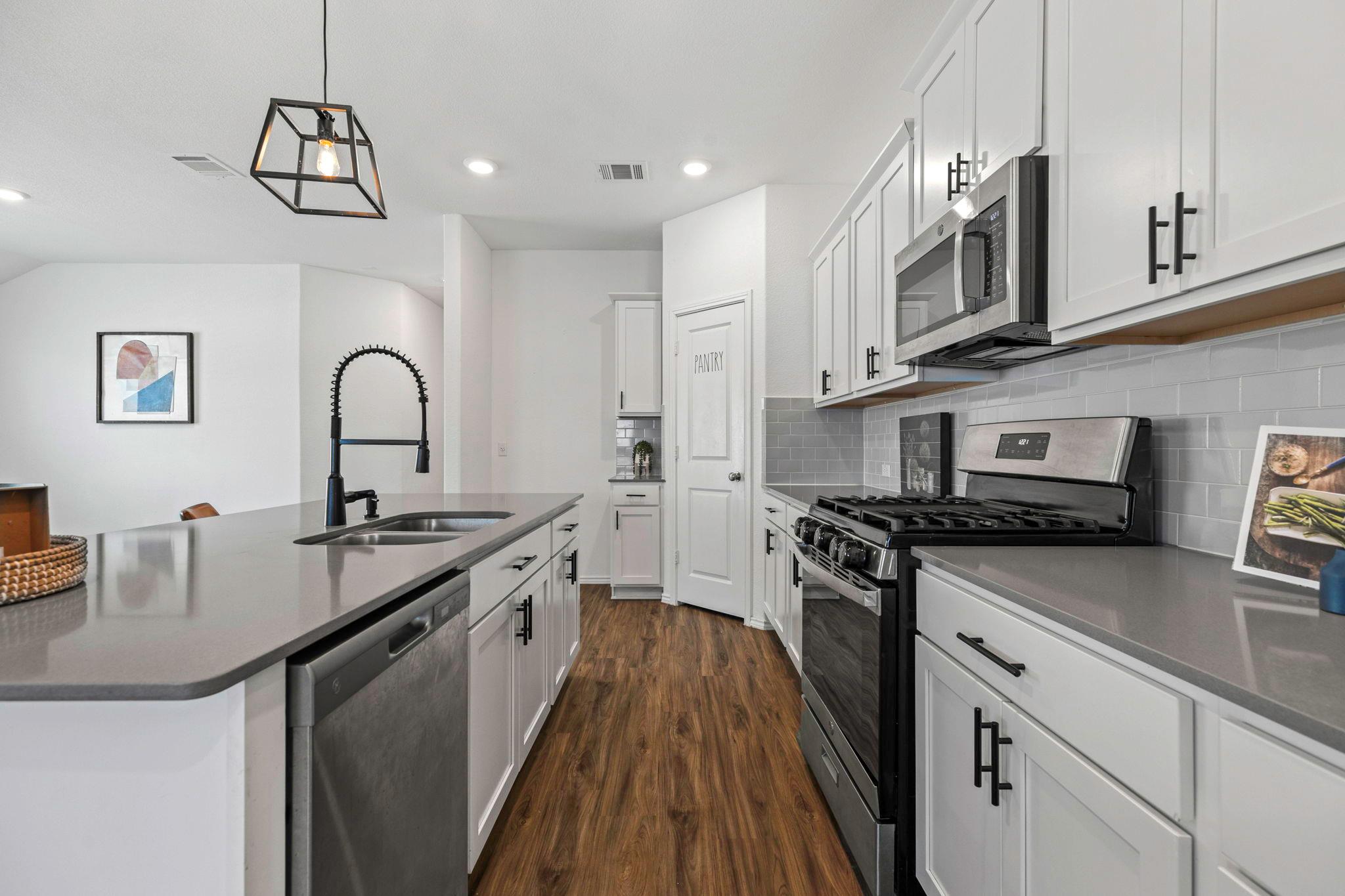 222 Escondido Cir, San Marcos, TX 78666