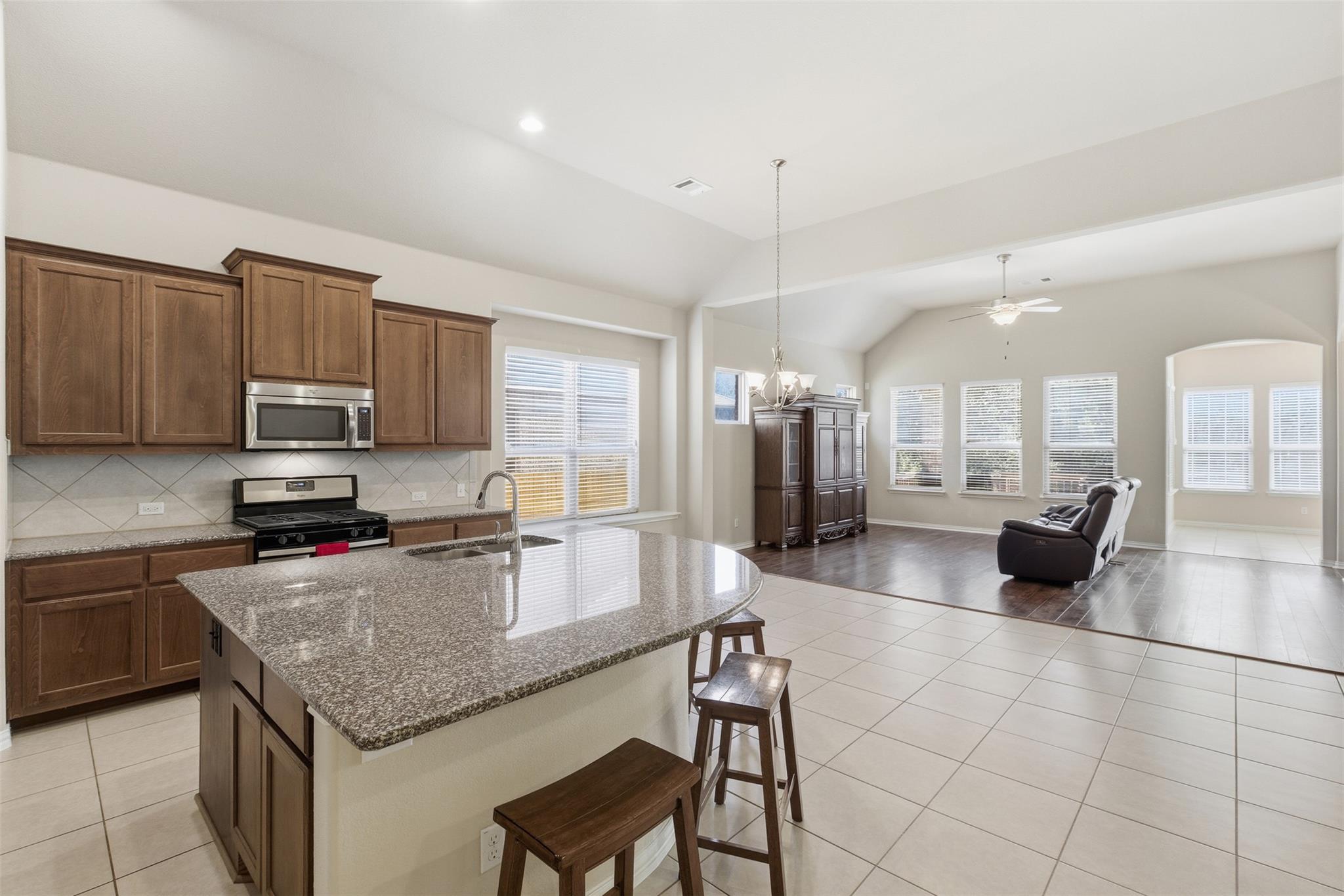 7909 Arbor Knoll Ct, Lago Vista, TX 78645