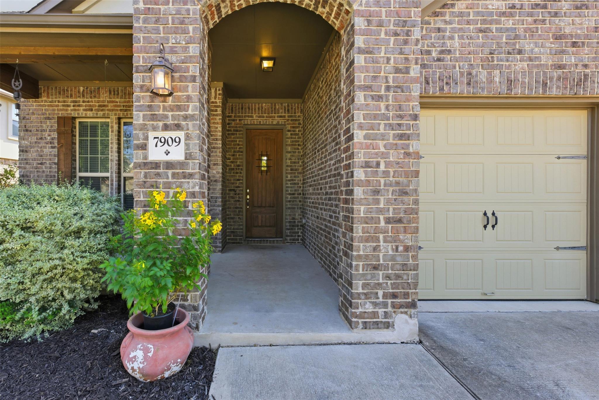 7909 Arbor Knoll Ct, Lago Vista, TX 78645