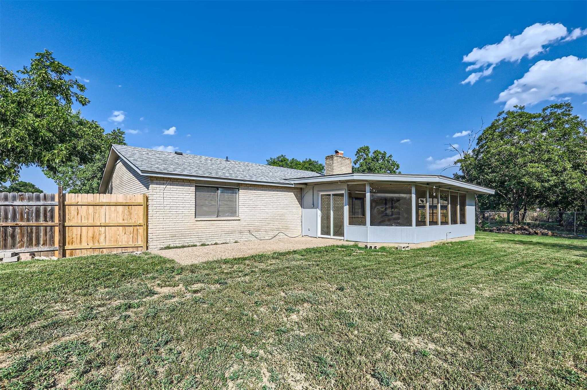 1604 Wildflower Dr, Round Rock, TX 78664