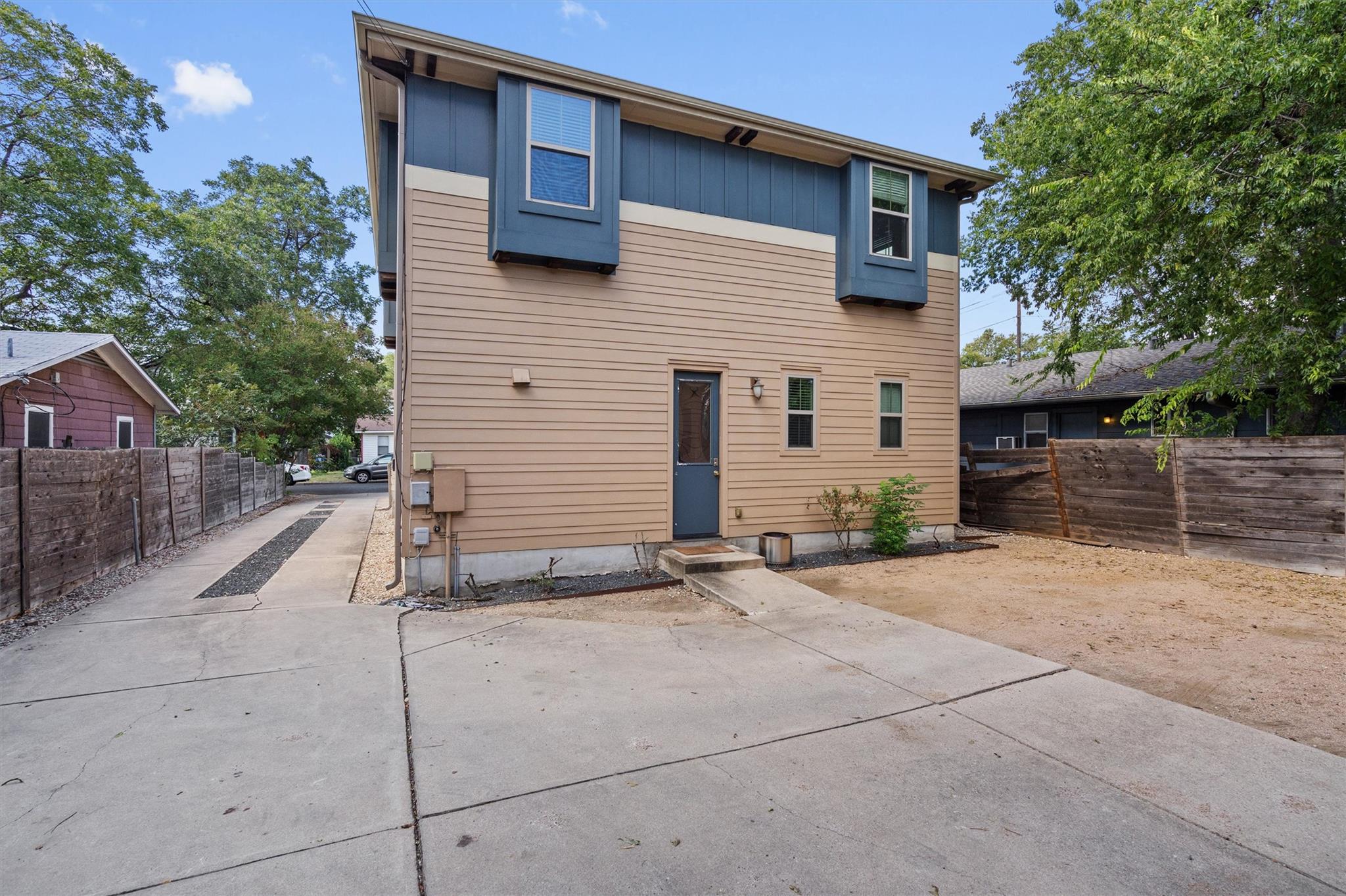 500 W 55th 1/2 St, Austin, TX 78751