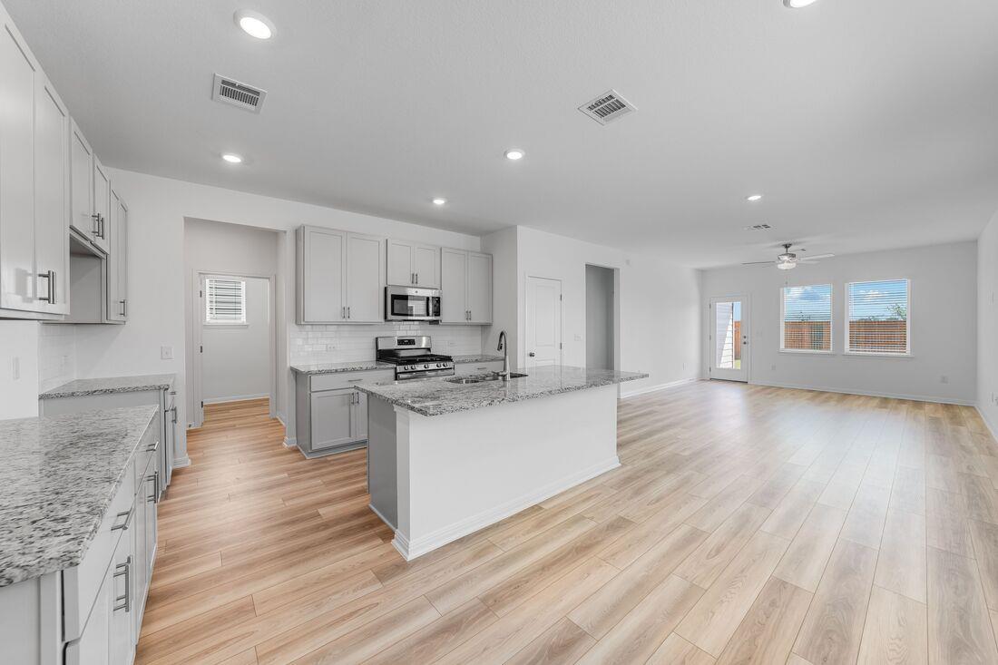 6017 Alfred Acres Dr, Del Valle, TX 78617