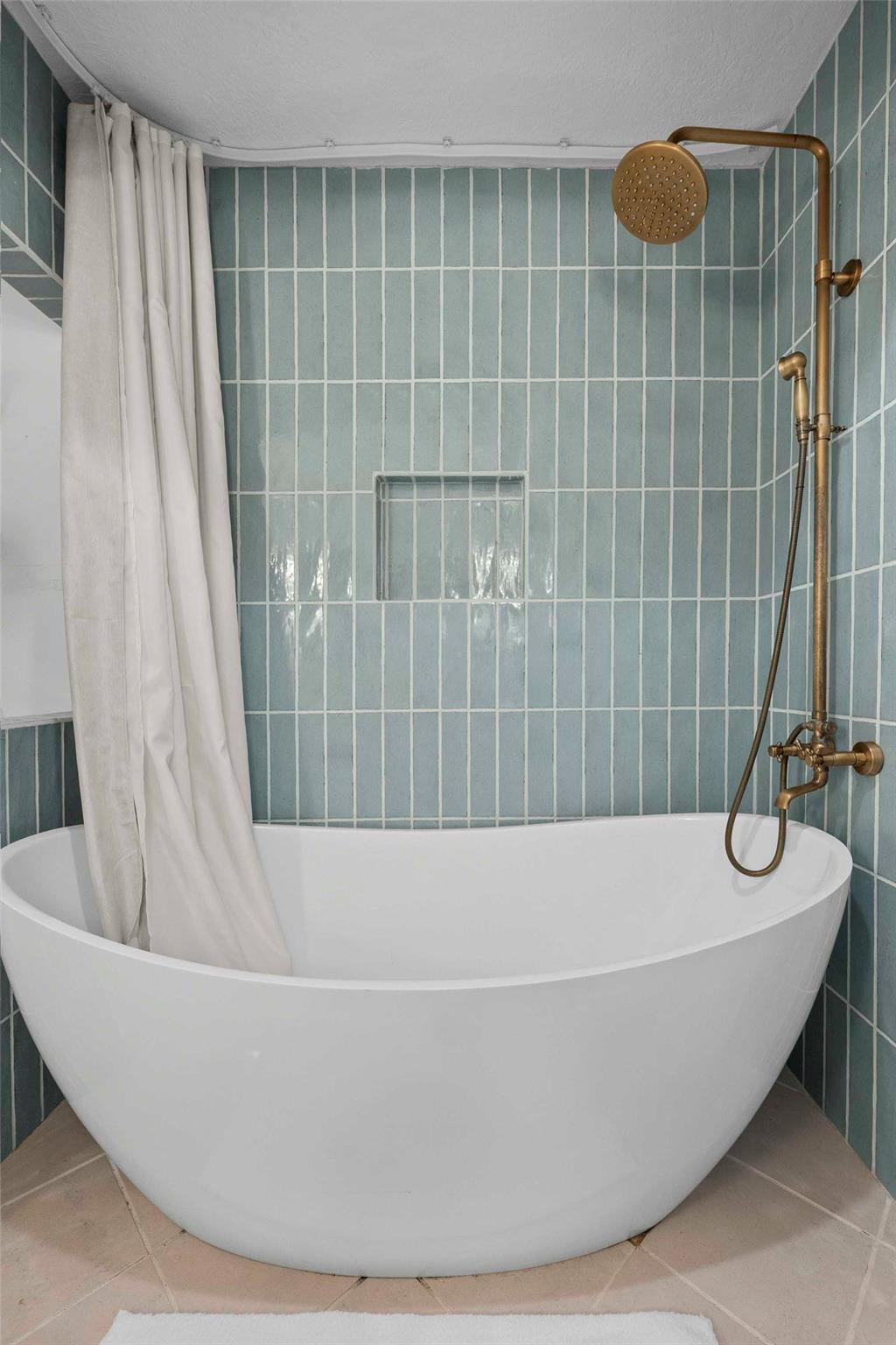 56 Woodcreek Dr, Wimberley, TX 78676