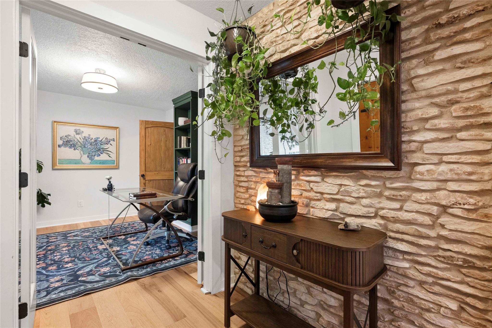 56 Woodcreek Dr, Wimberley, TX 78676