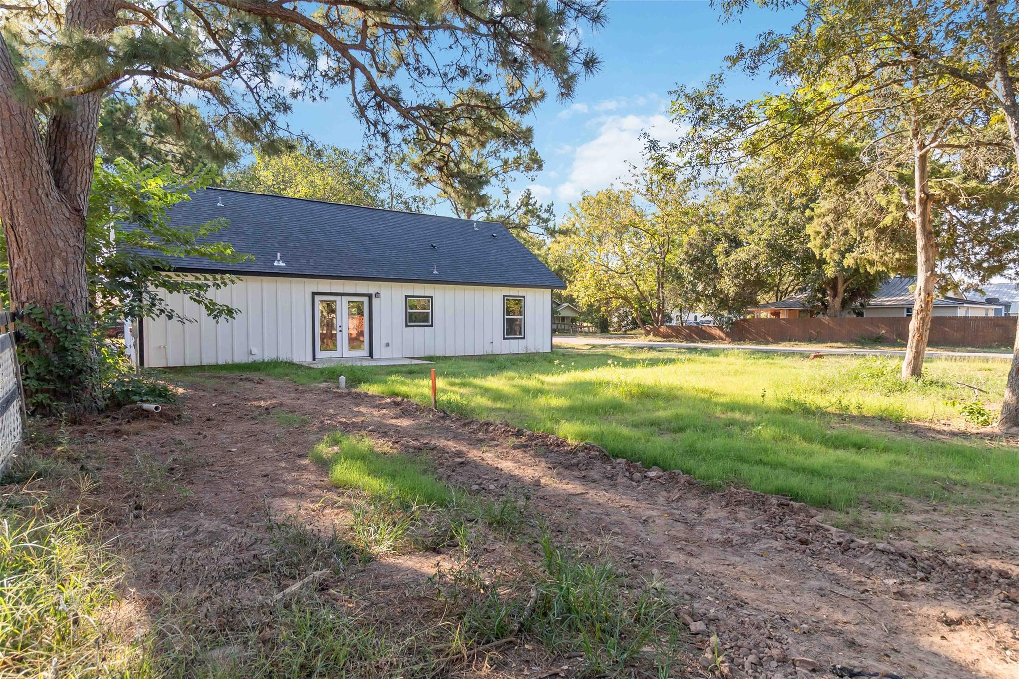 406 Ross St, Smithville, TX 78957