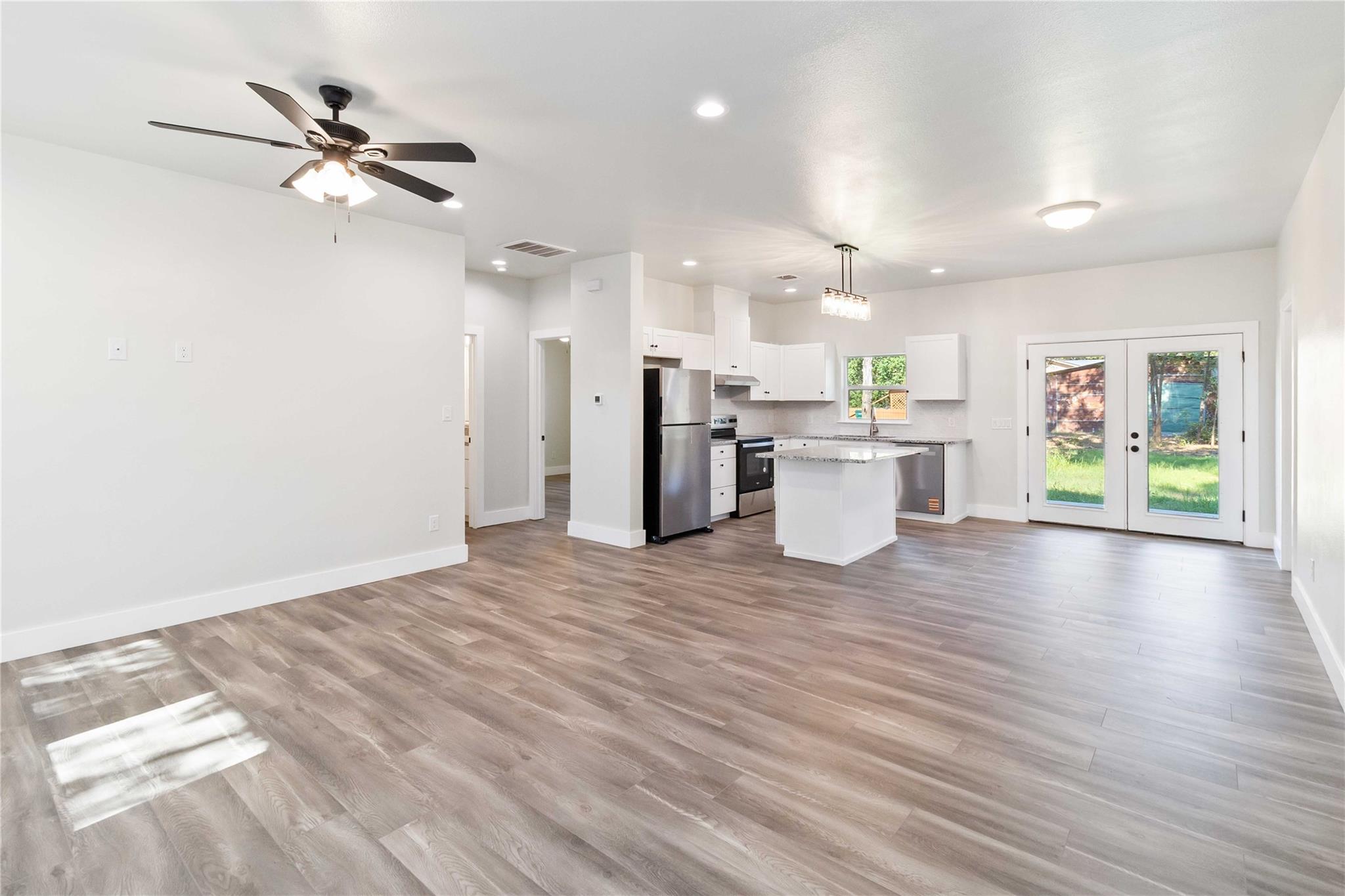 406 Ross St, Smithville, TX 78957